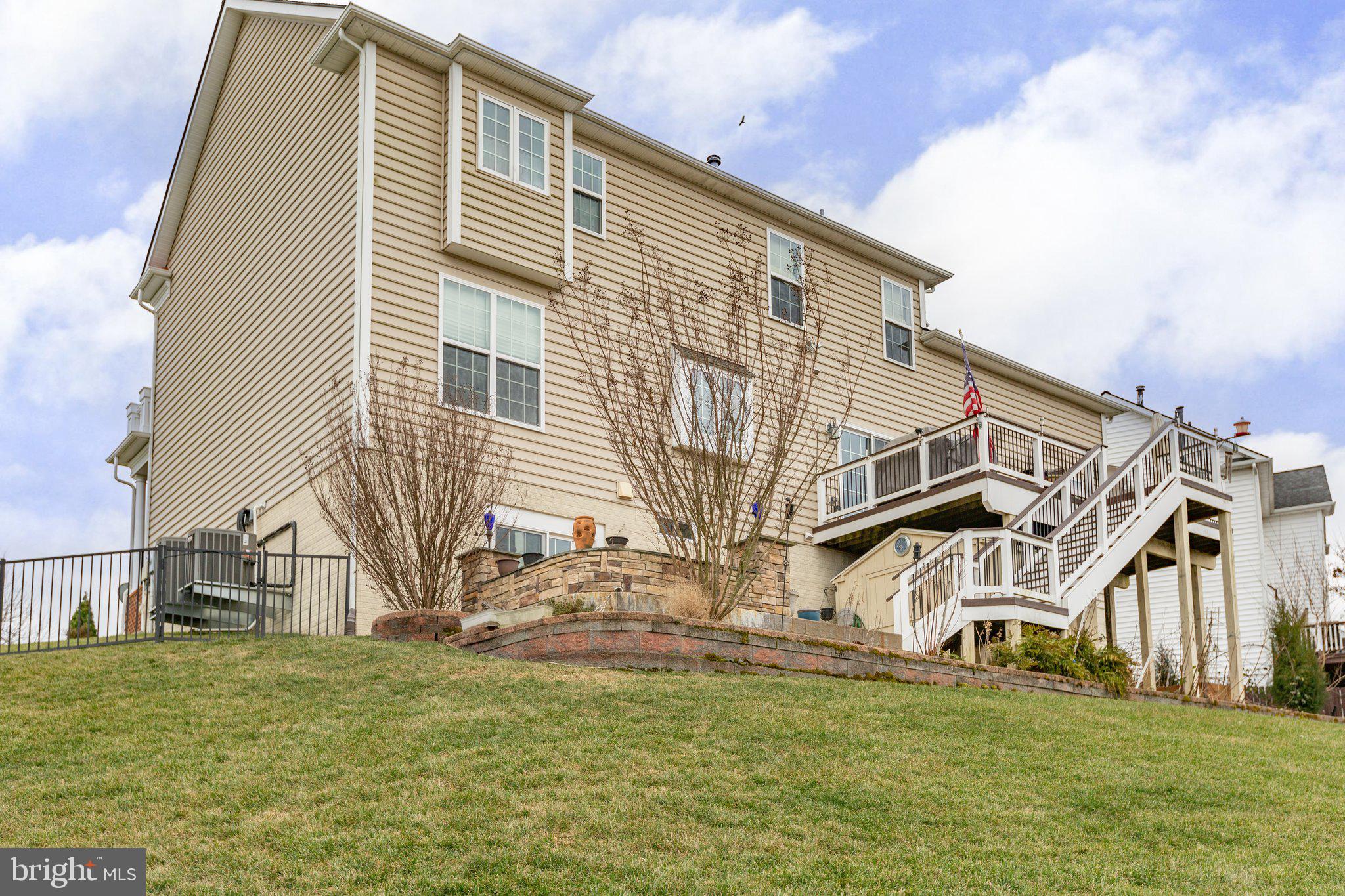 HILLS OF AQUIA - Residential