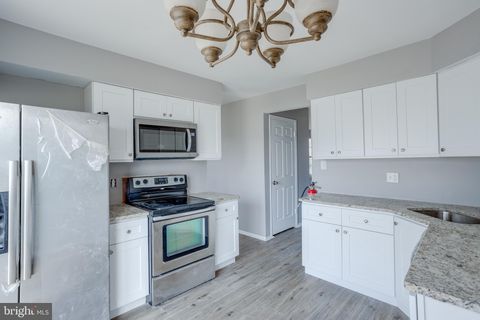 Townhouse For Rent - 101 Bayberry Court<br/> MARLTON, NJ 08053