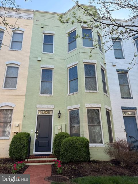 Photo of 1010 4th Street SE, WASHINGTON, DC 20003 (MLS # DCDC2253288)
