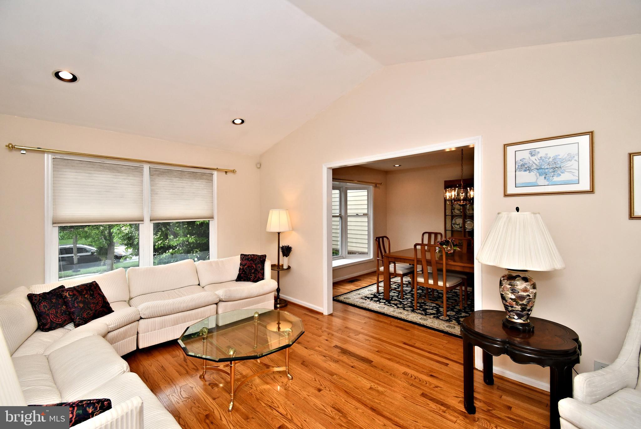 211 PINECREST LANE