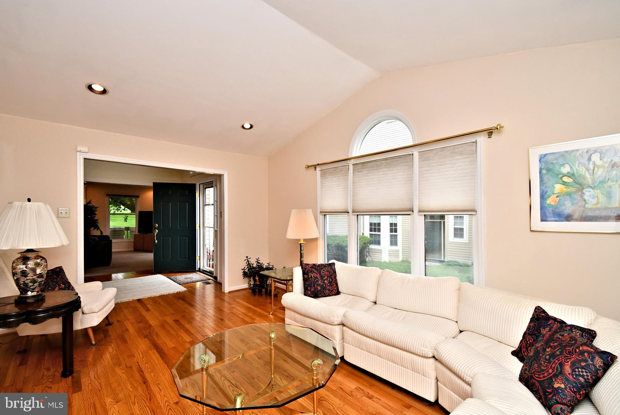 211 PINECREST LANE