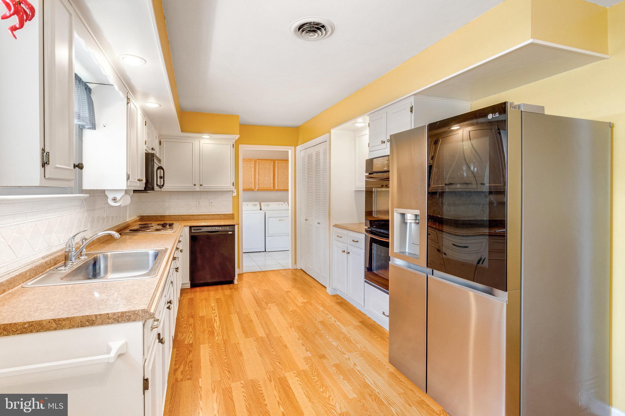 1423 FOREST LANE