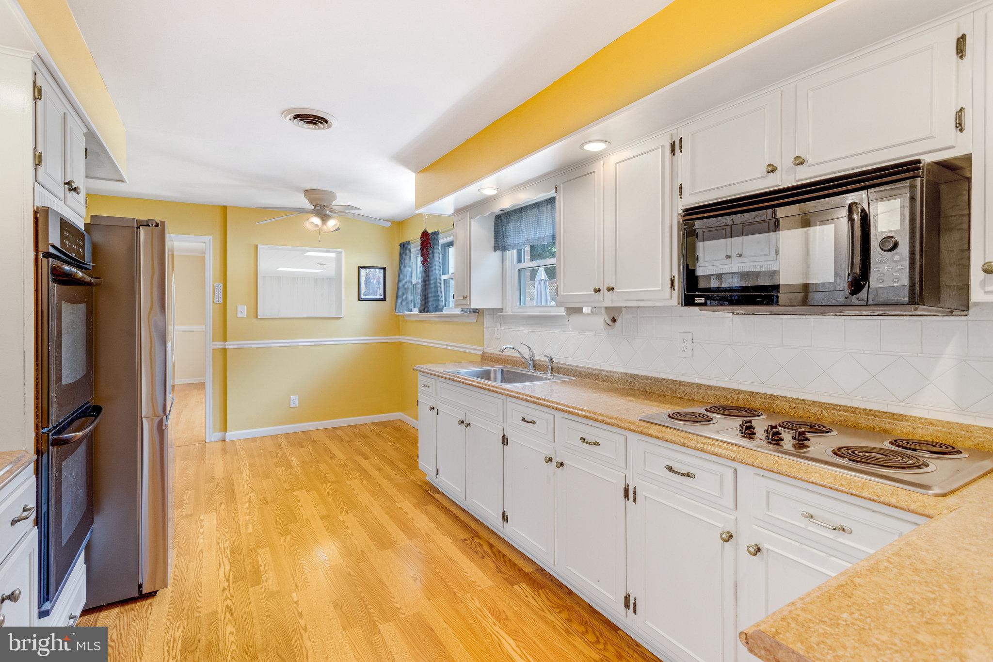 1423 FOREST LANE