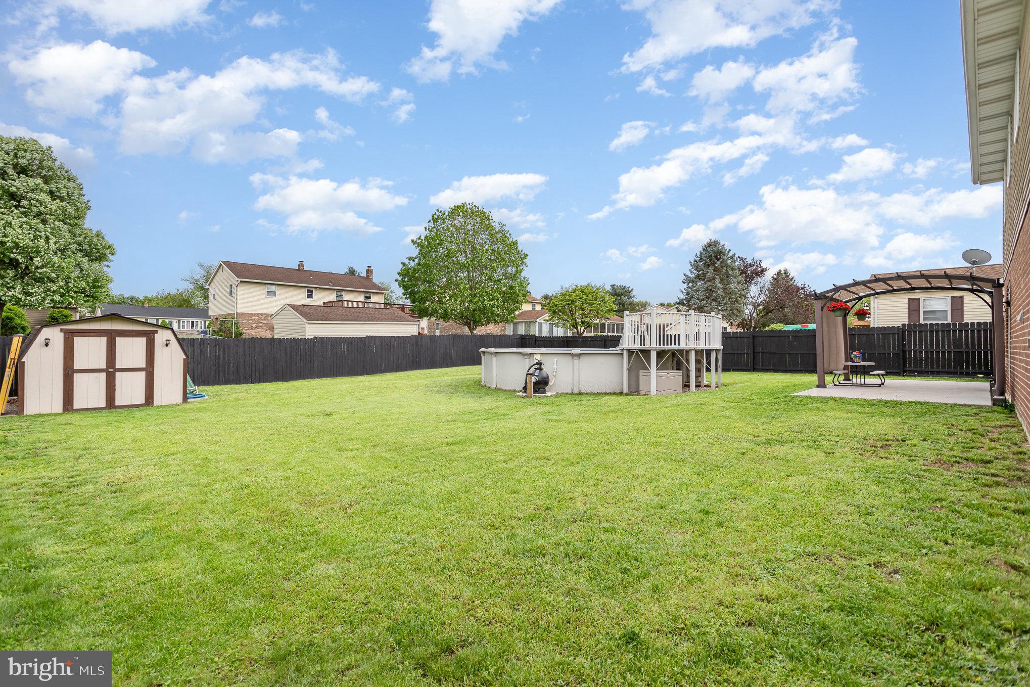 TWIN PINES - Residential