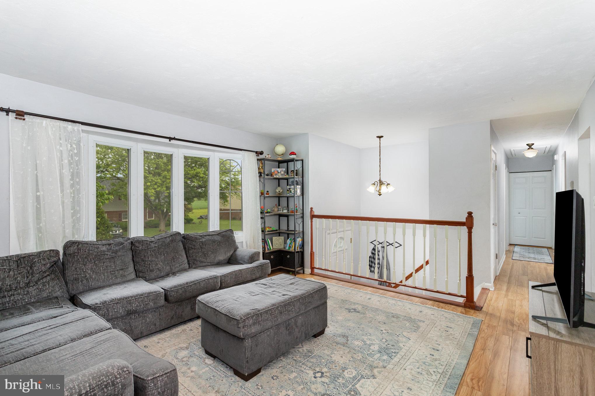 TWIN PINES - Residential