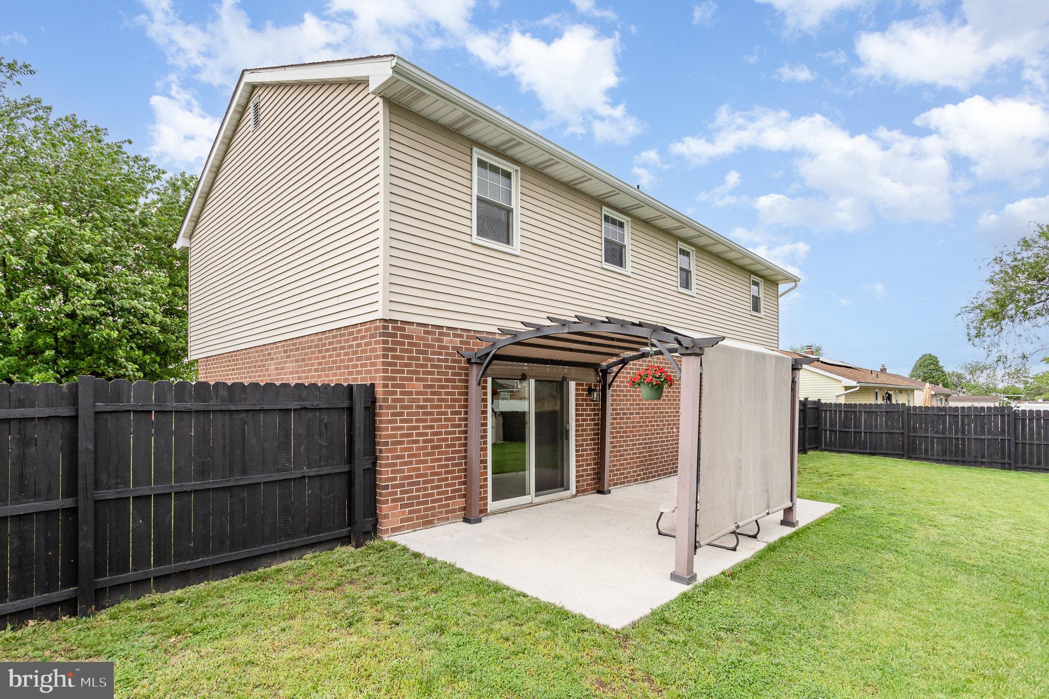 TWIN PINES - Residential