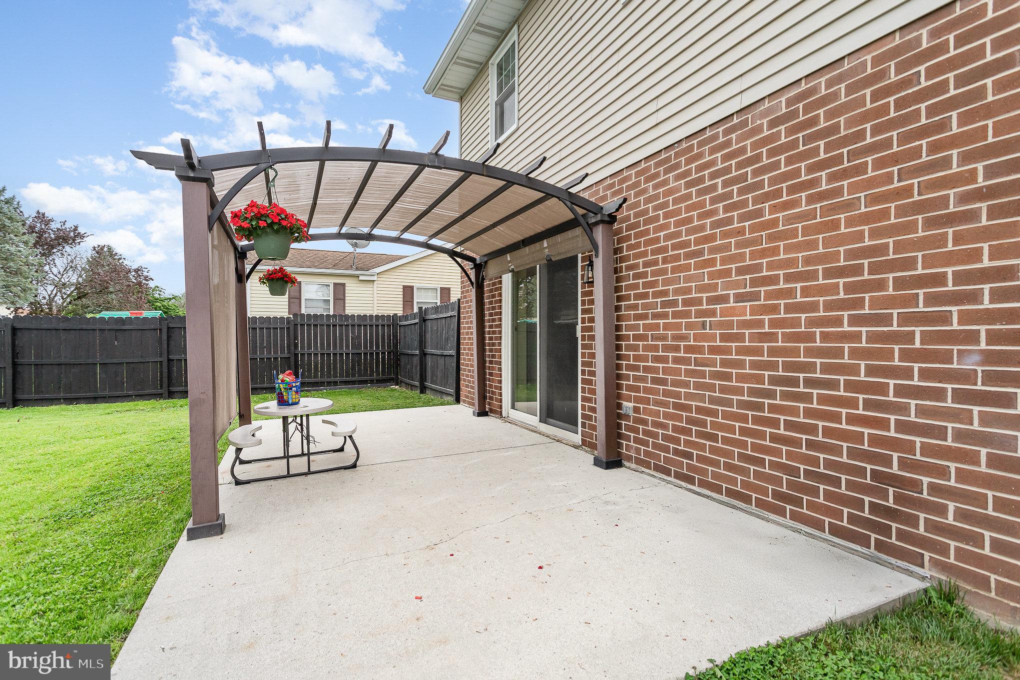 TWIN PINES - Residential