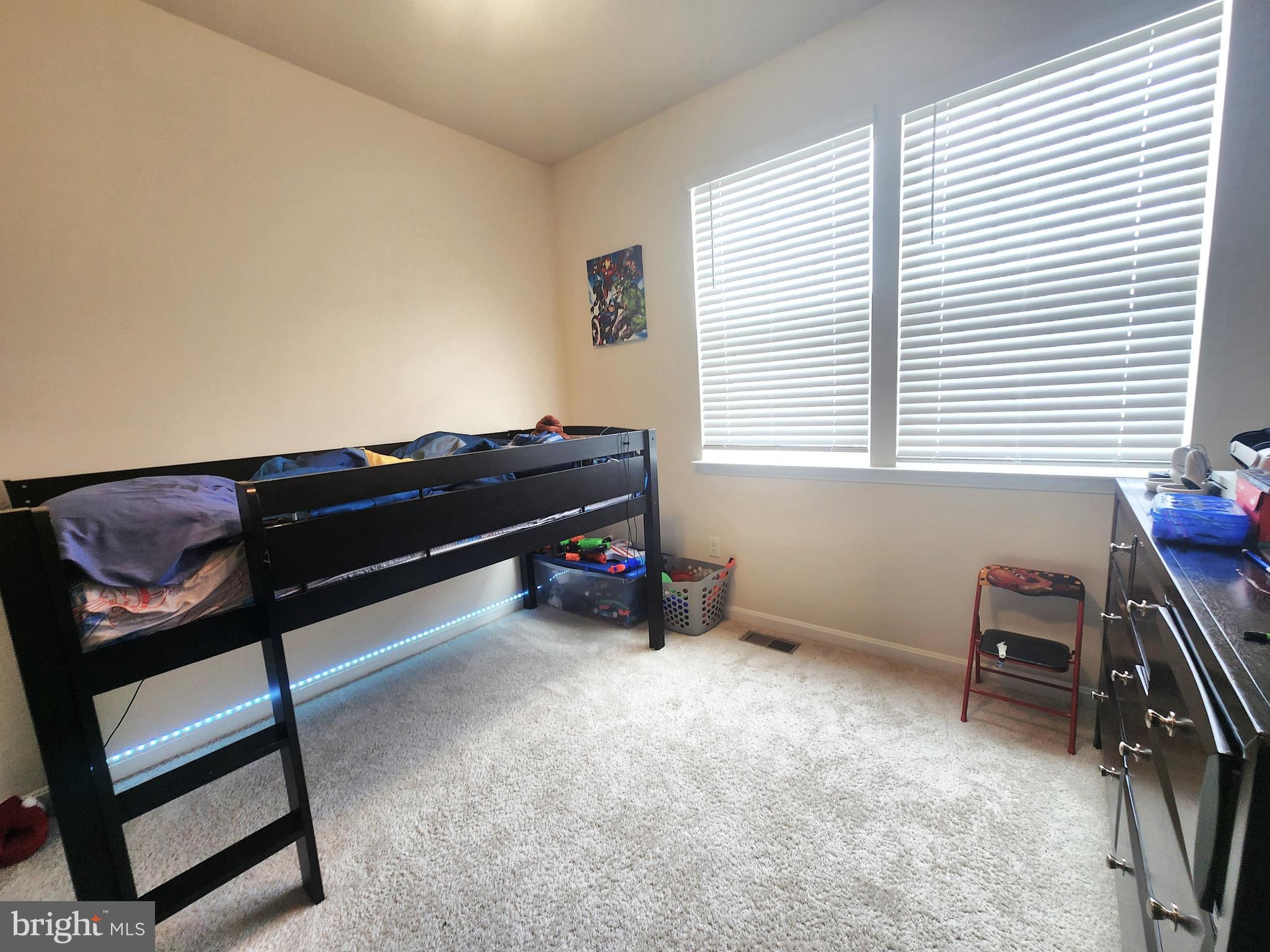 SEVEN OAKS - Residential Lease