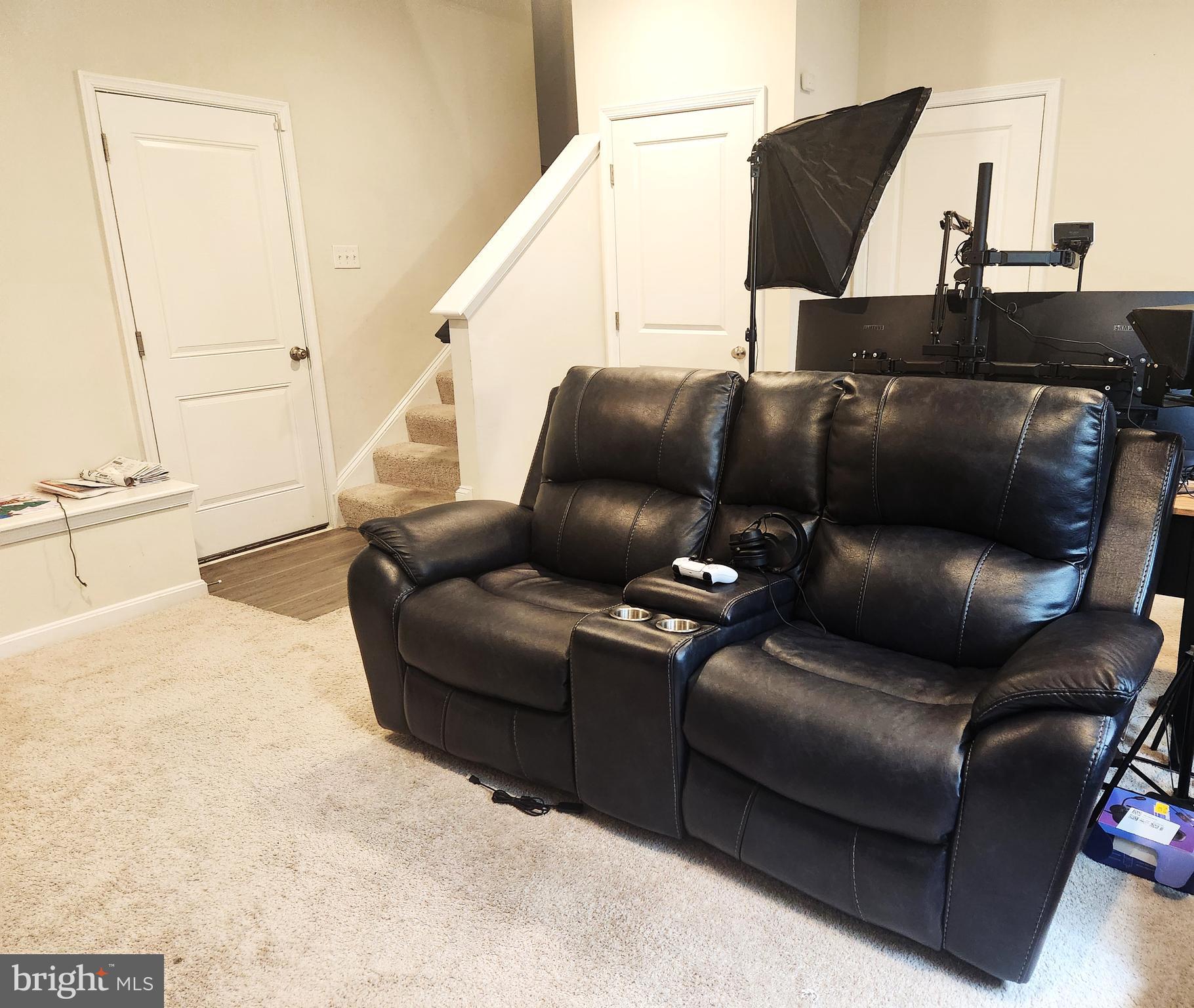 SEVEN OAKS - Residential Lease