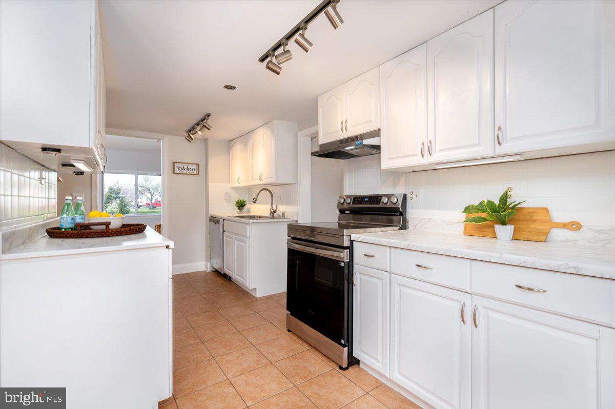 OWINGS BEACH - Residential