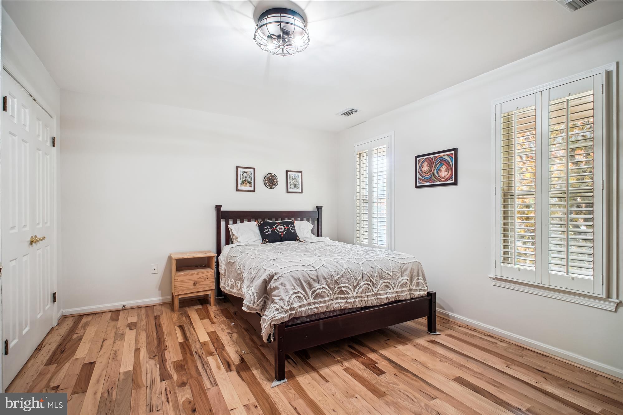 FIVE OAKS - Residential