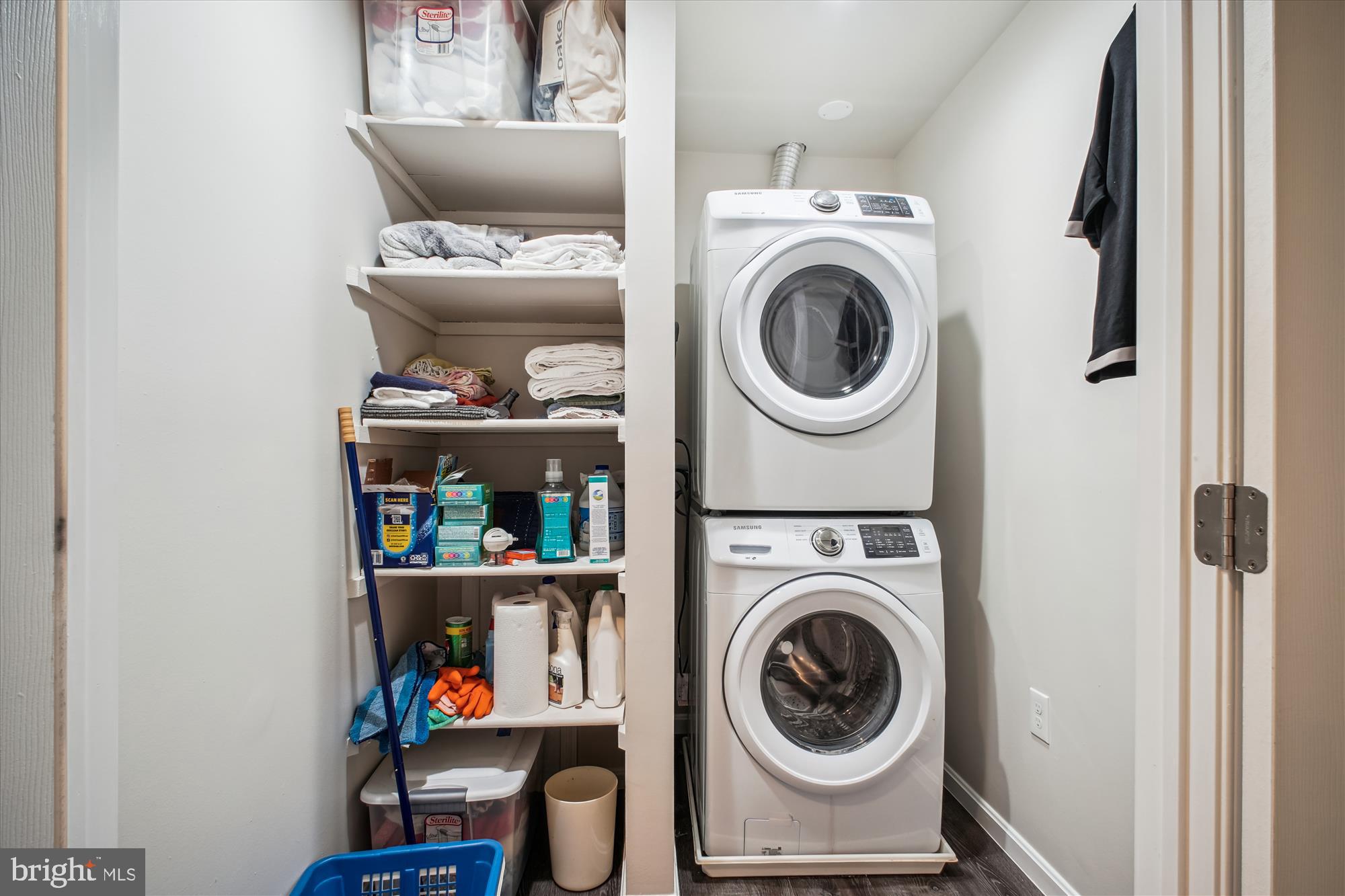 FIVE OAKS - Residential