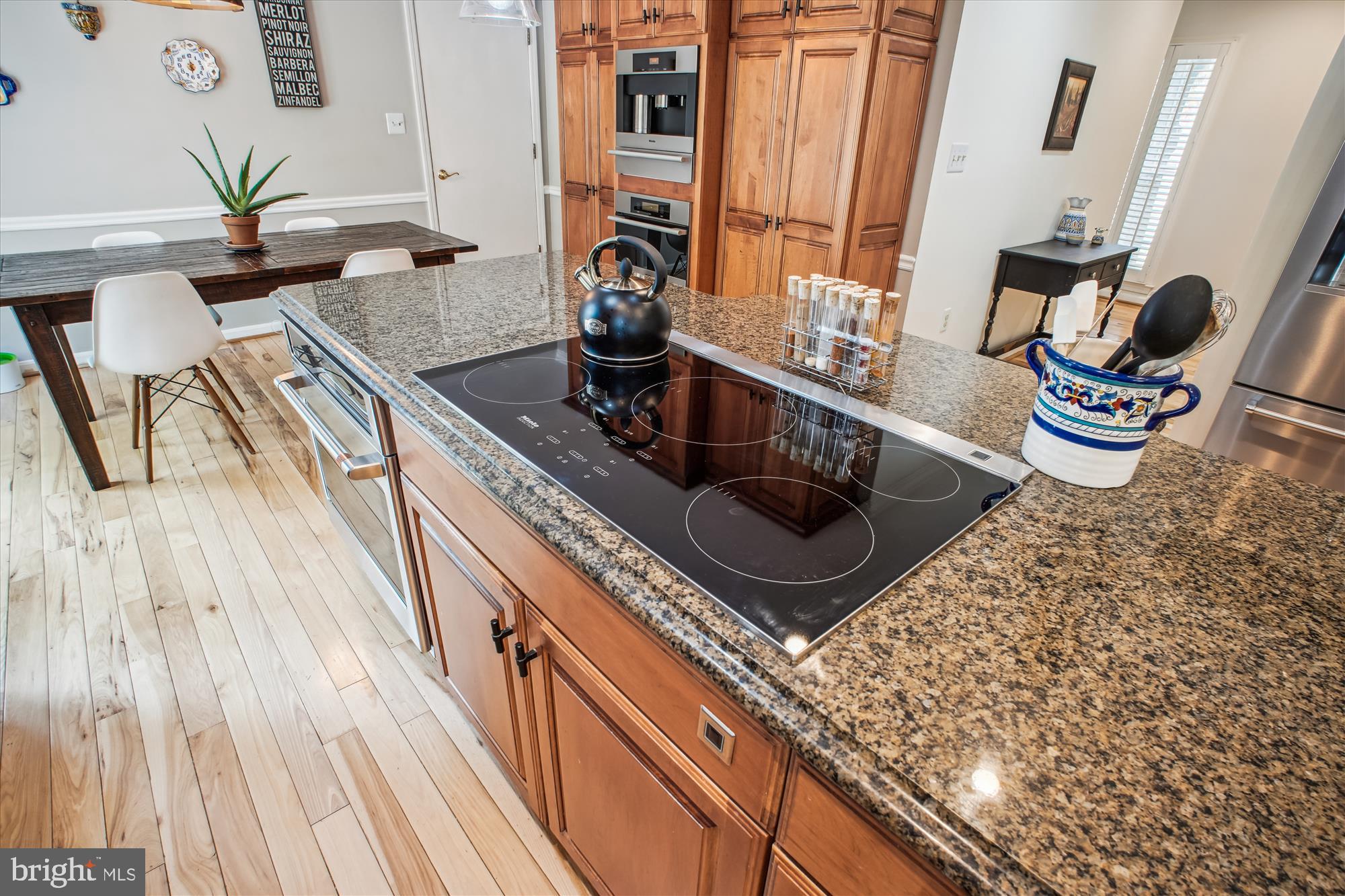 FIVE OAKS - Residential