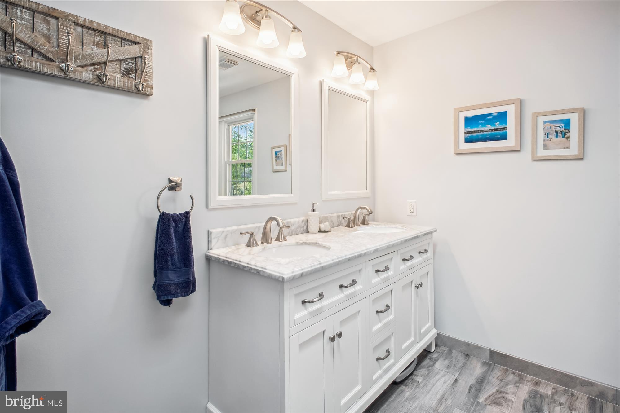 FIVE OAKS - Residential