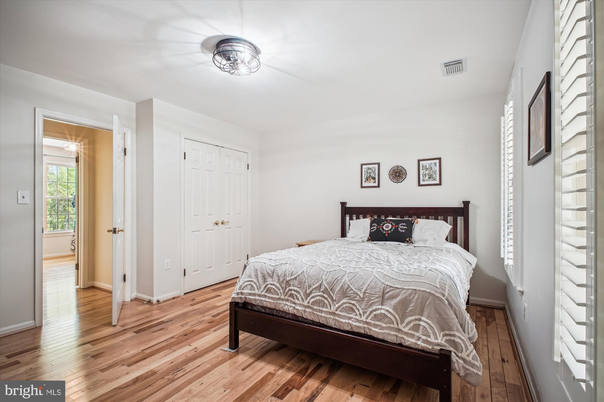 FIVE OAKS - Residential