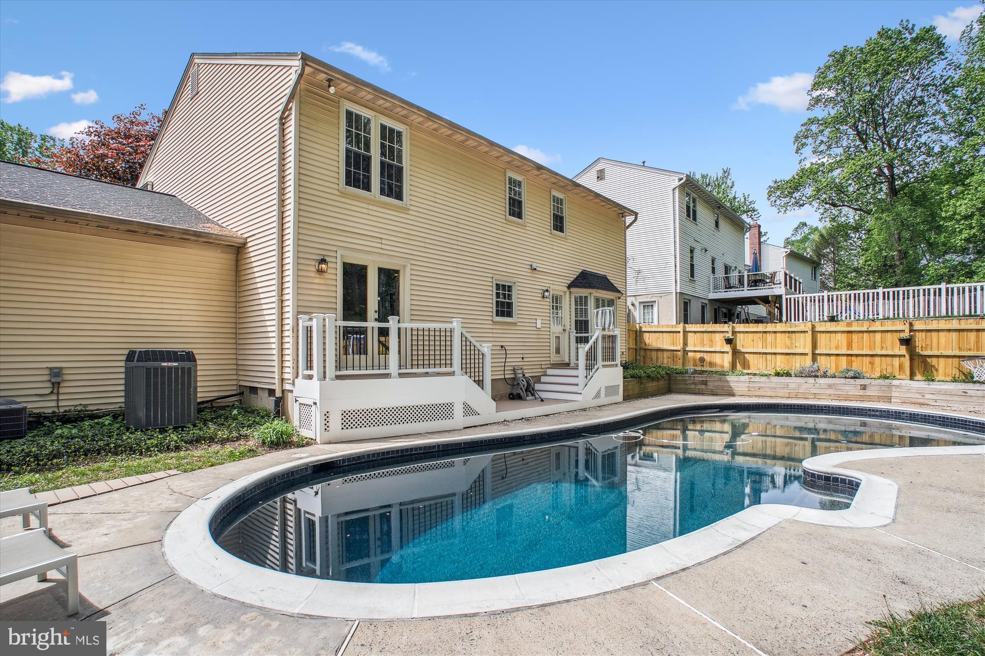 FIVE OAKS - Residential