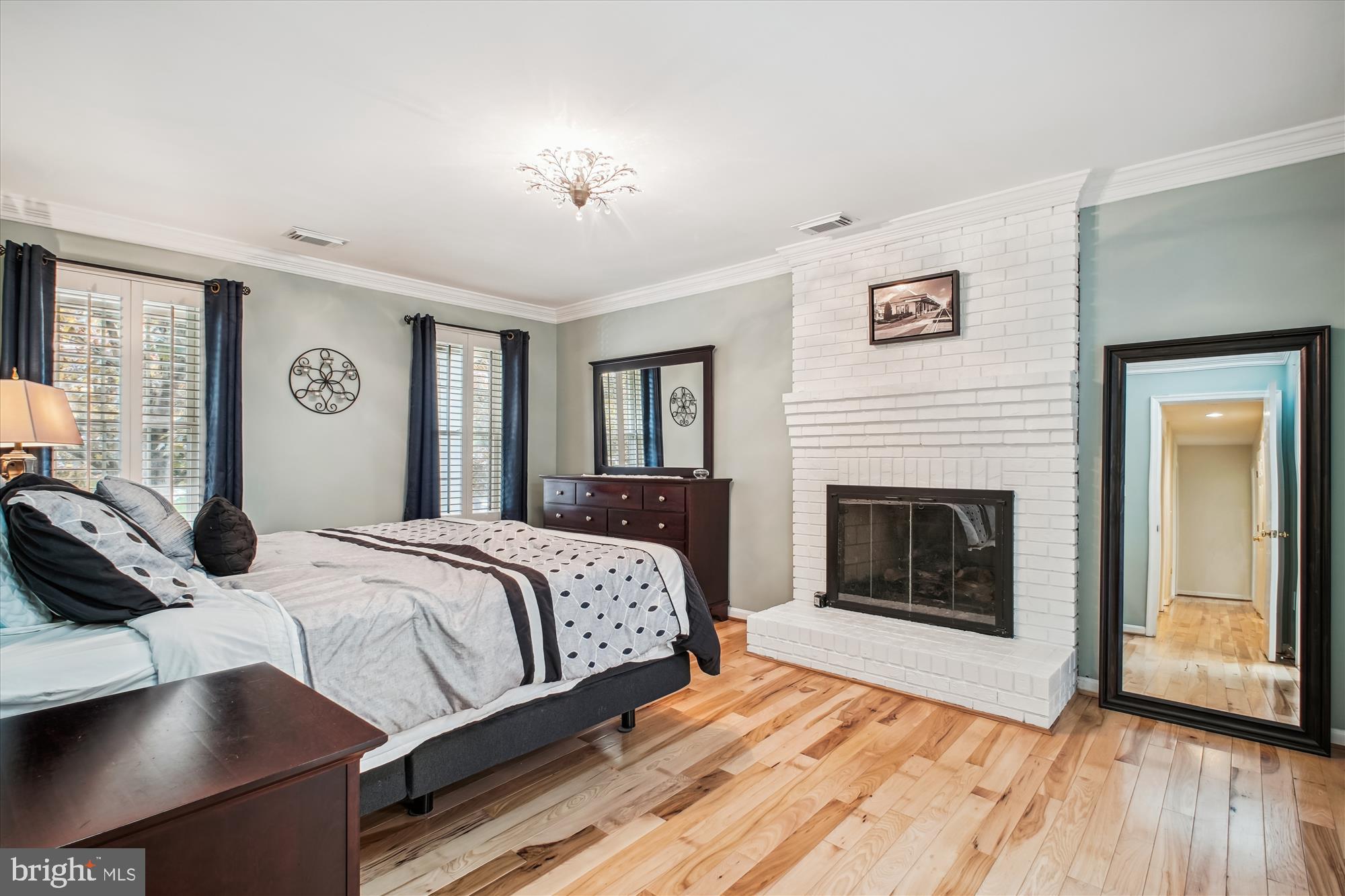 FIVE OAKS - Residential