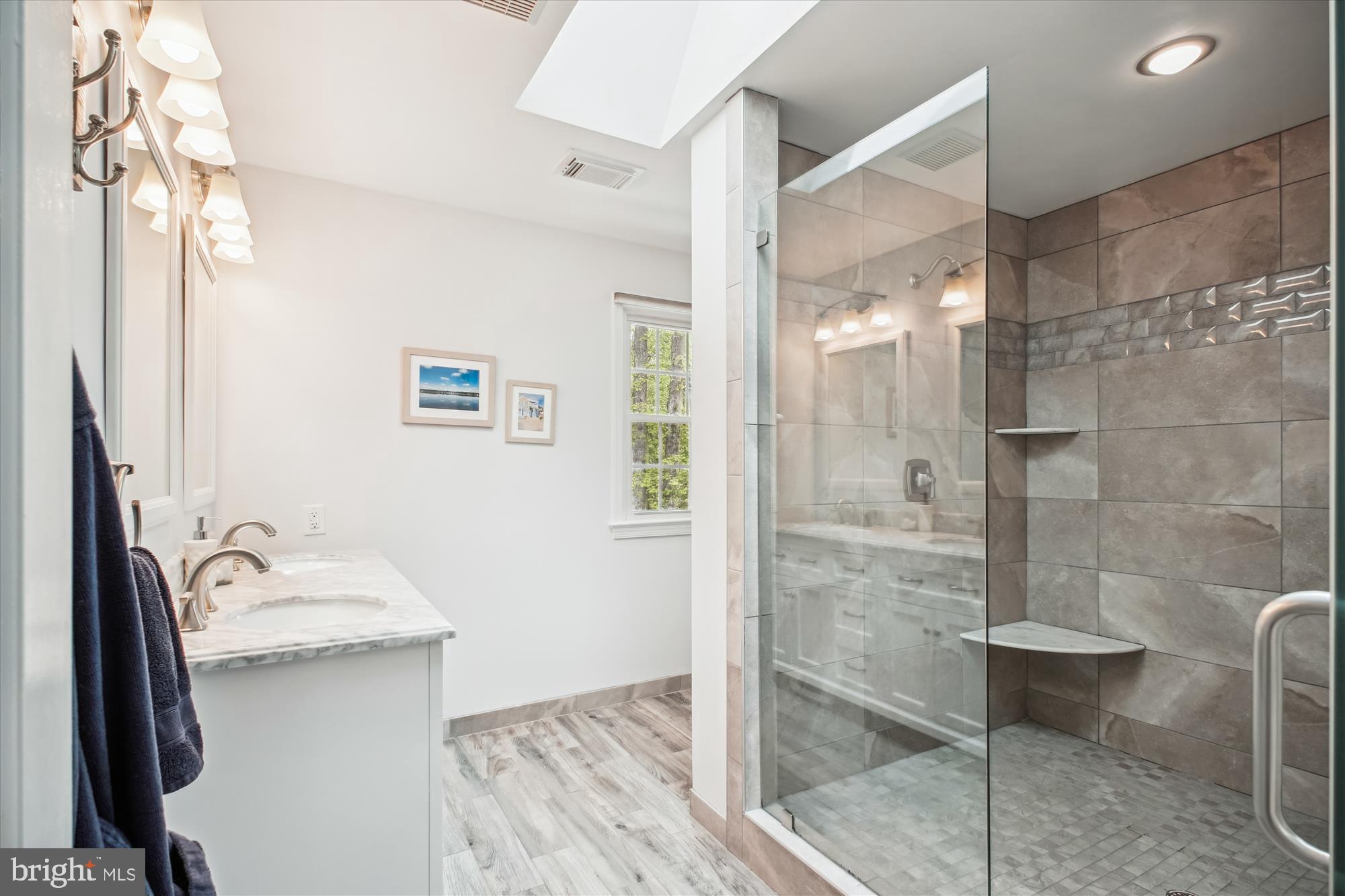 FIVE OAKS - Residential