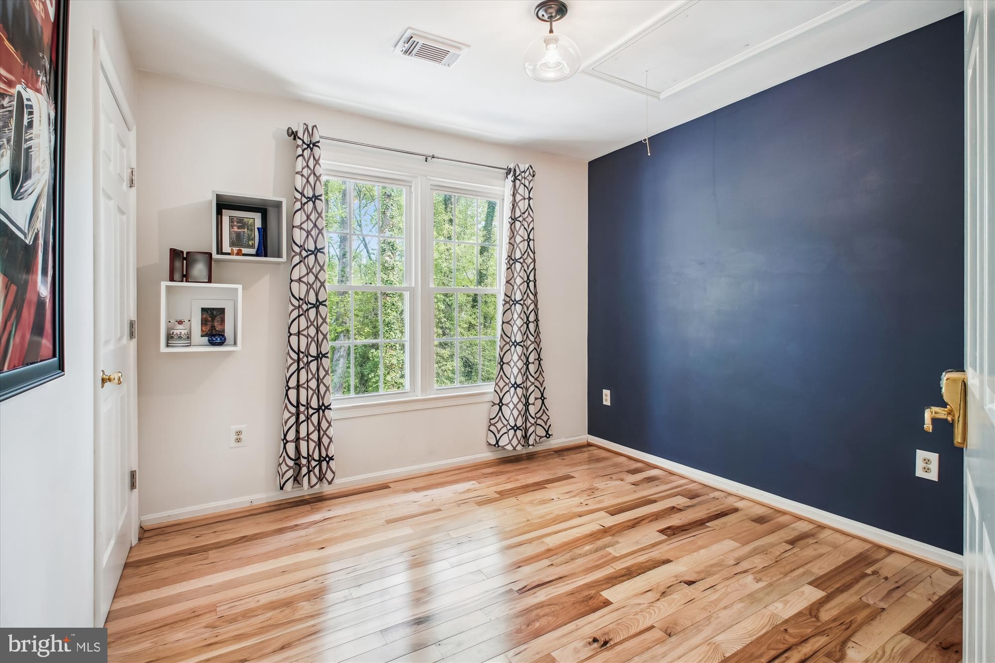 FIVE OAKS - Residential