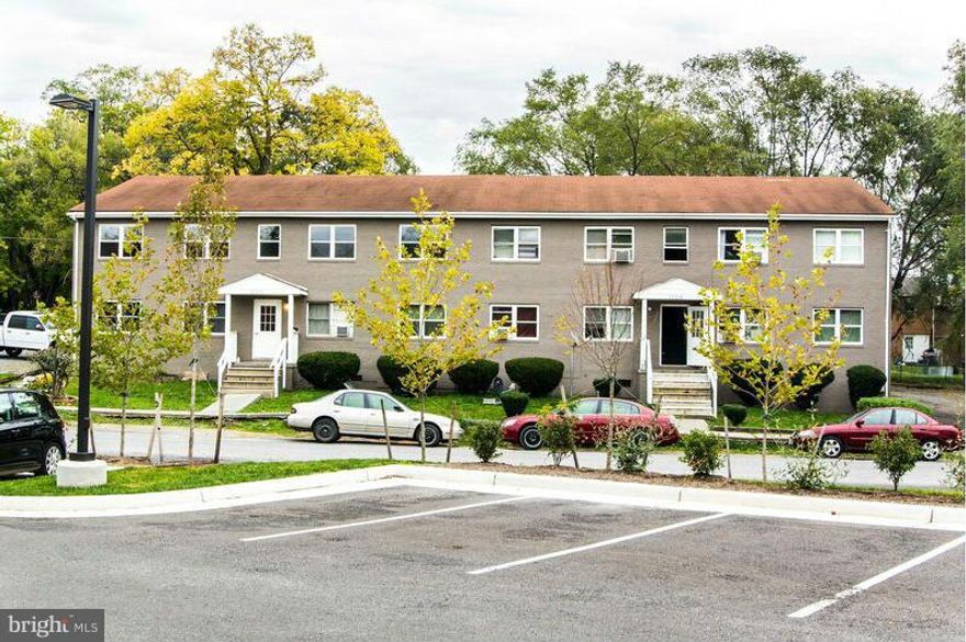 16-UNIT APARTMENT BLDG HAS BEEN COMPLETELY RENOVATED * 1 UNIT HAS COME AVAILABLE FOR 9-15-17 OCCUPANCY * EXTERIOR PAINTED & NEW WINDOWS *EVERYTHING INSIDE IS NEW * AWESOME KITCHEN W/NEW CABINETS, GRANITE & STAINLESS STEEL APPL'S *REDONE BATH W/CERAMIC TILE FLRS & TUB SURROUND * PAINTED *NEW FLOORING * NEW TRIM & BASEBOARD *NEW LIGHTING & FIXTURES * WITHIN 1 MILE OF DOWNTOWN & SHENANDOAH UNIVERSITY