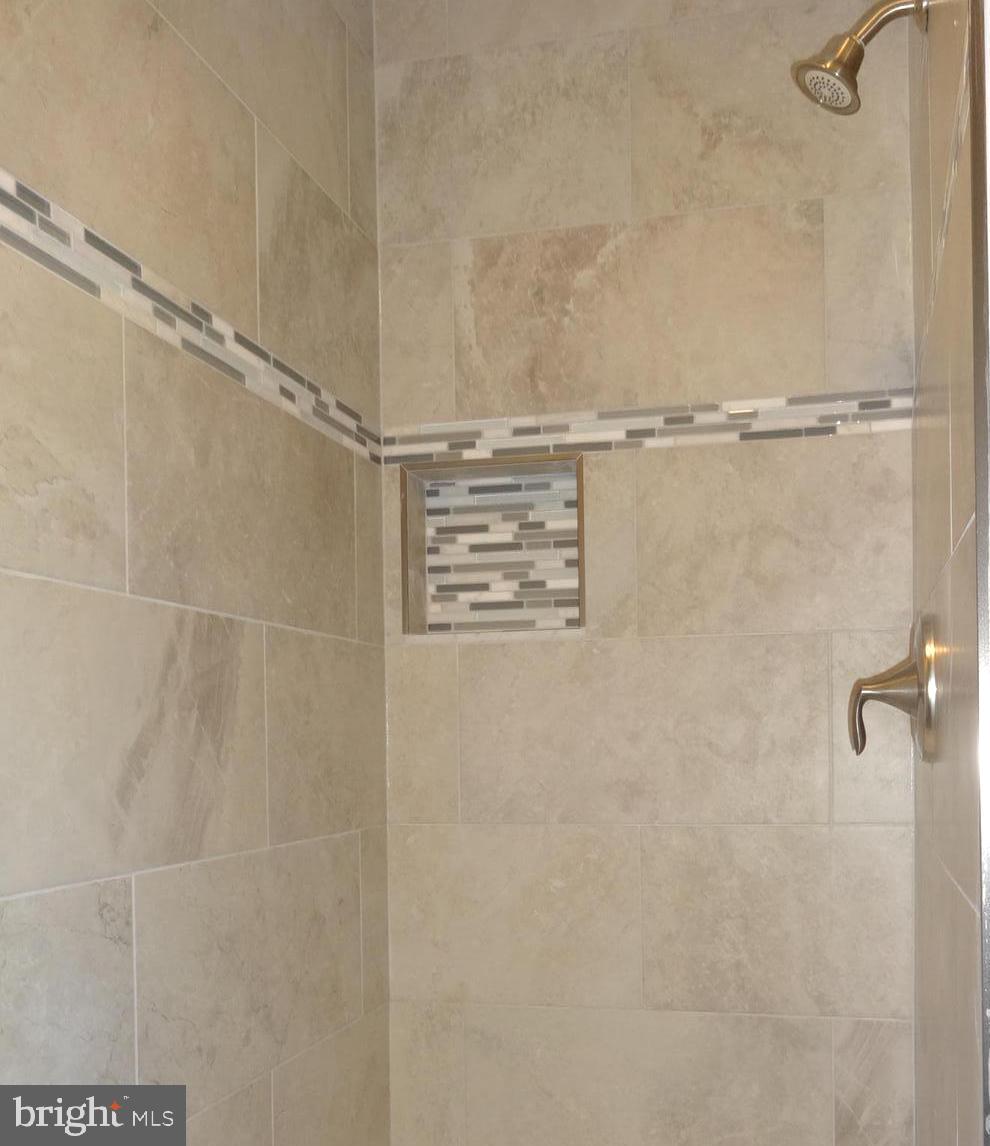 MAYS CHAPEL VILLAGE - Residential Lease