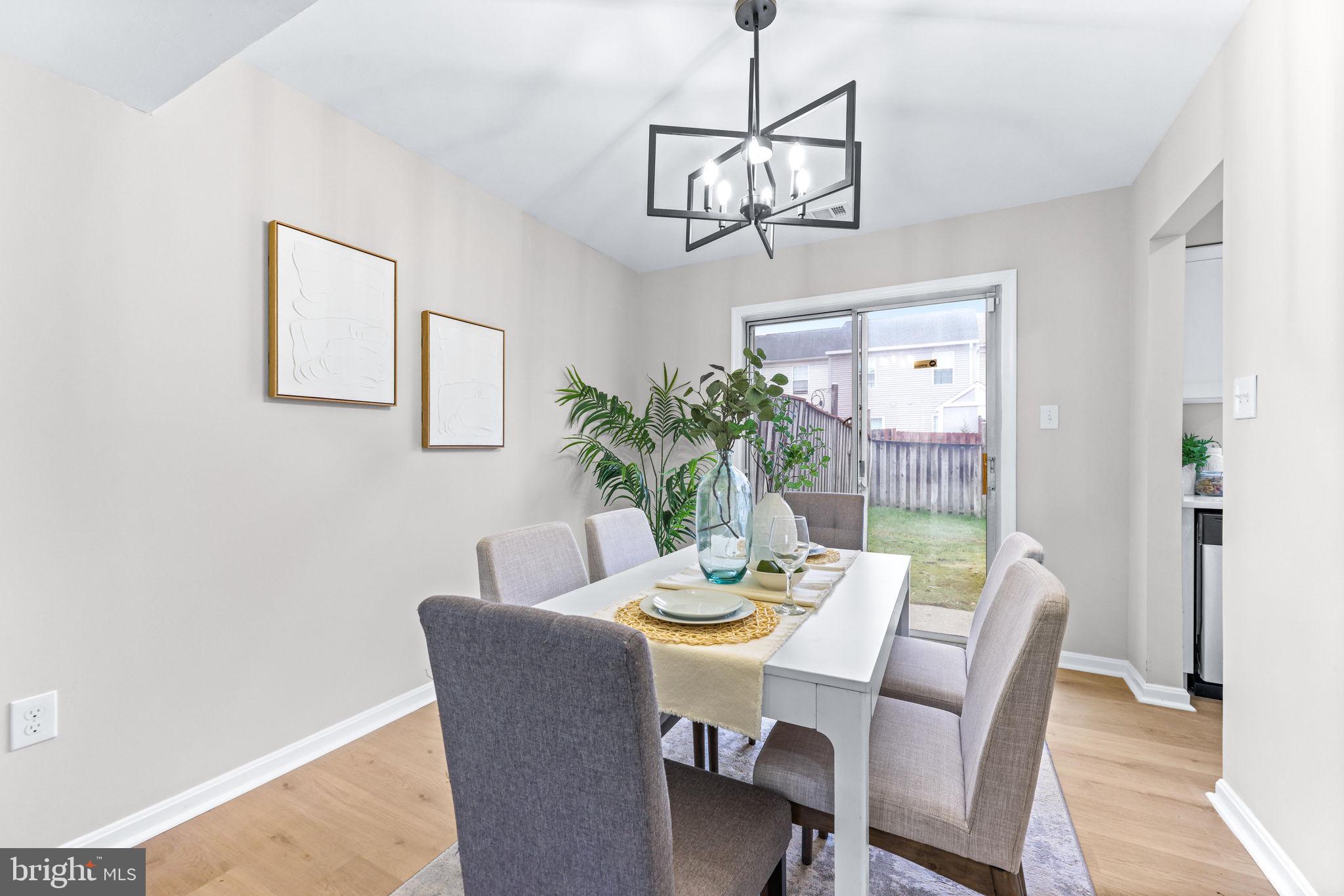 CLOVERLEAF - Residential