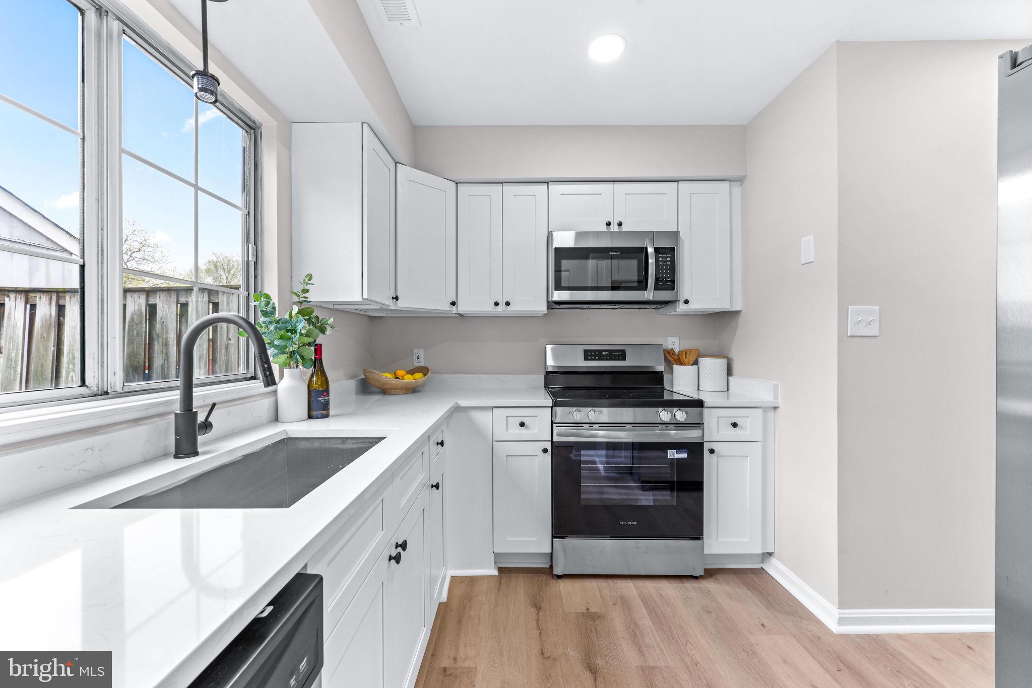 CLOVERLEAF - Residential