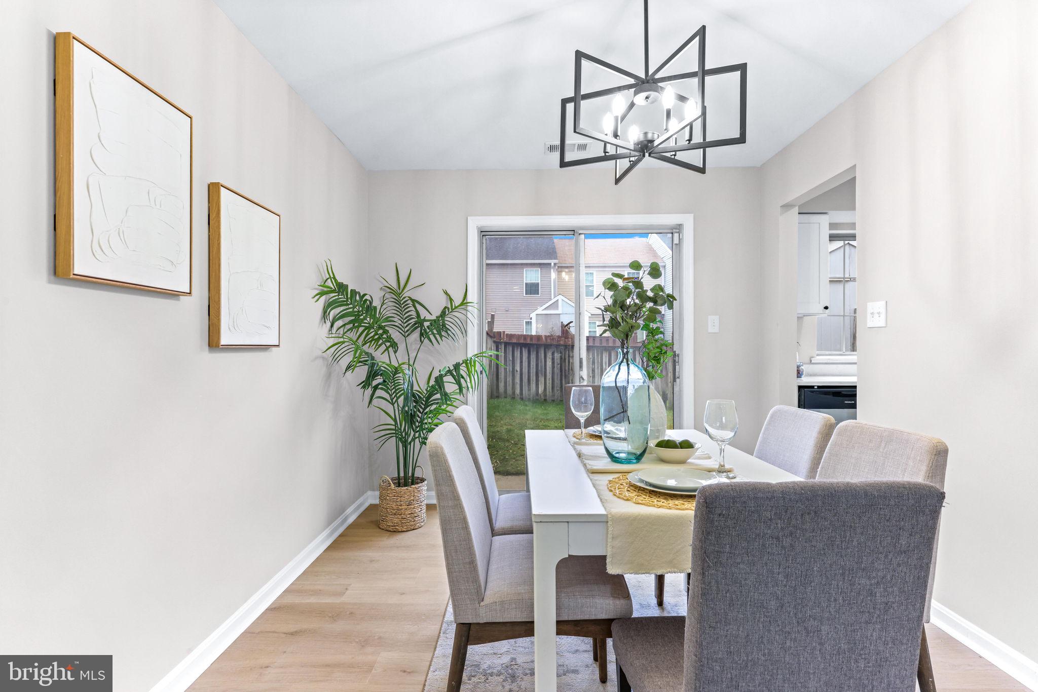 CLOVERLEAF - Residential