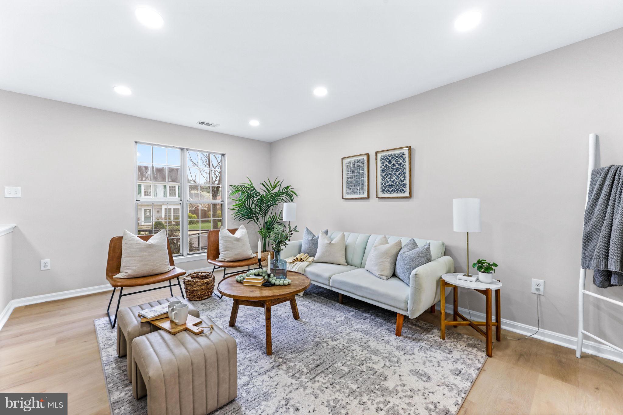 CLOVERLEAF - Residential