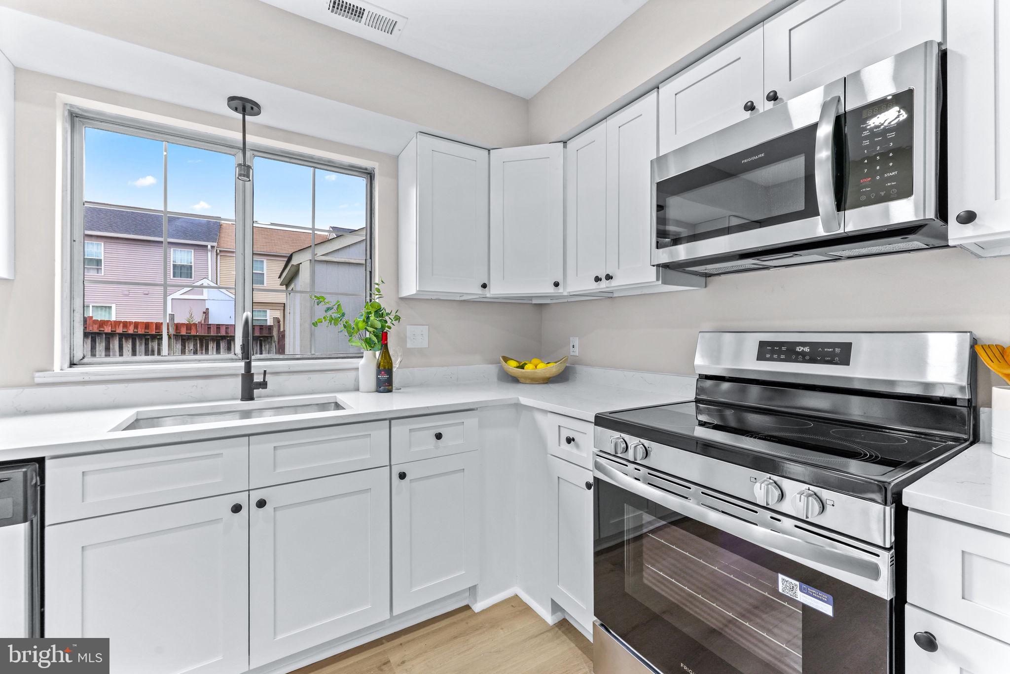 CLOVERLEAF - Residential