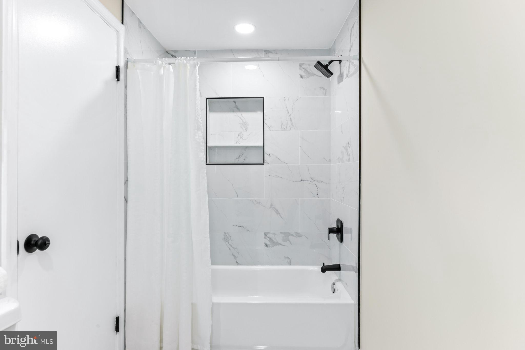 CLOVERLEAF - Residential