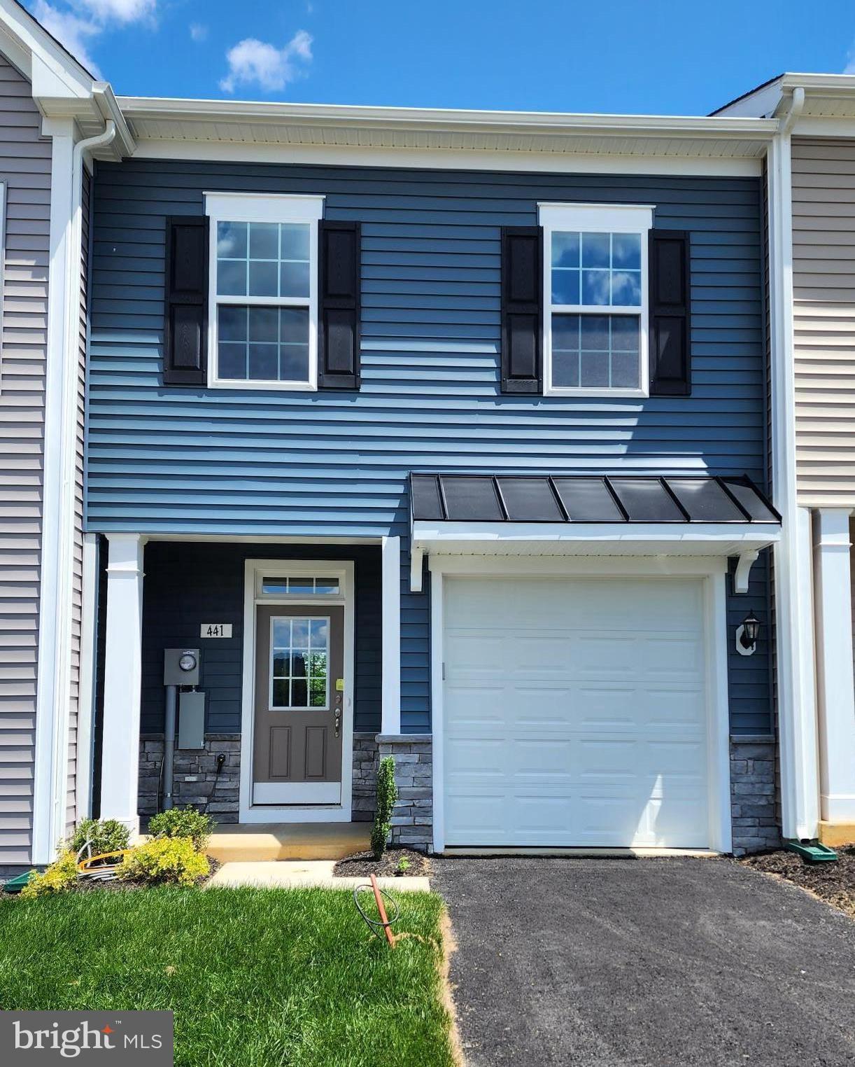 MARTINSBURG STATION - Residential Lease