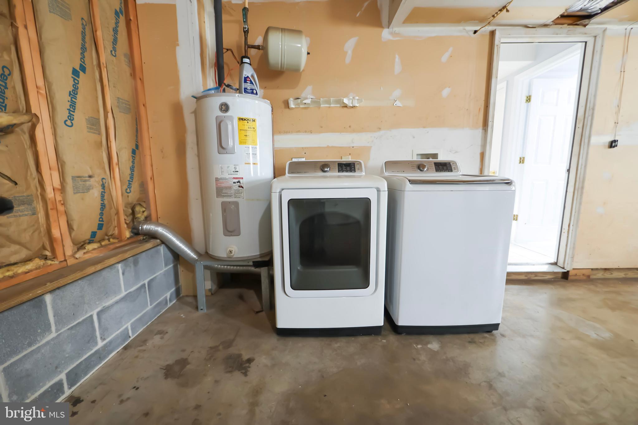 CROSS CREEK - Residential Lease