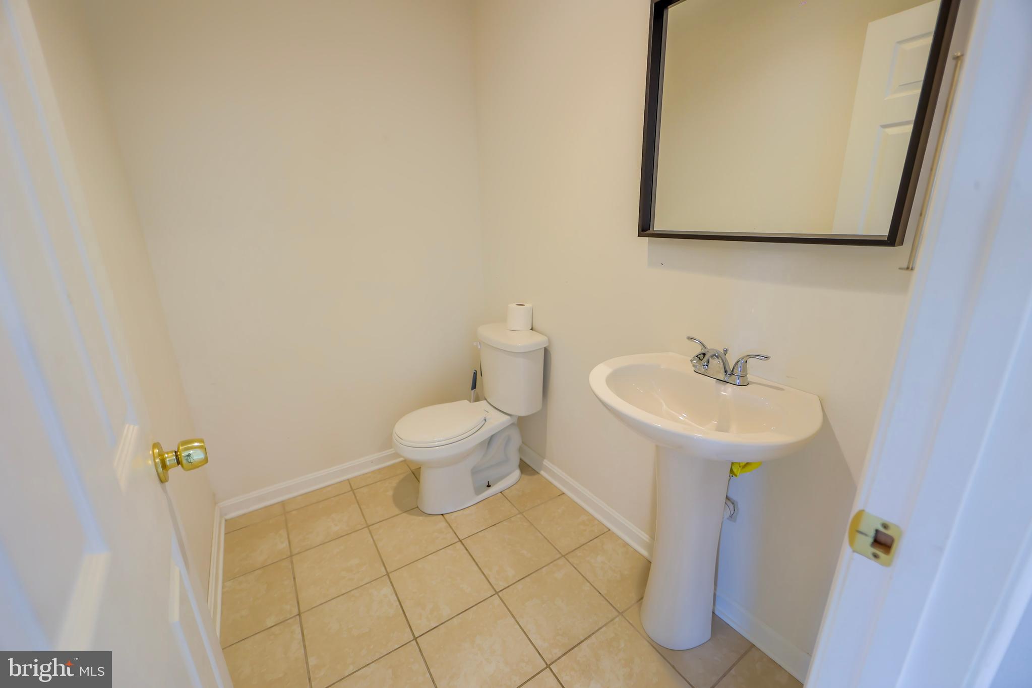 CROSS CREEK - Residential Lease