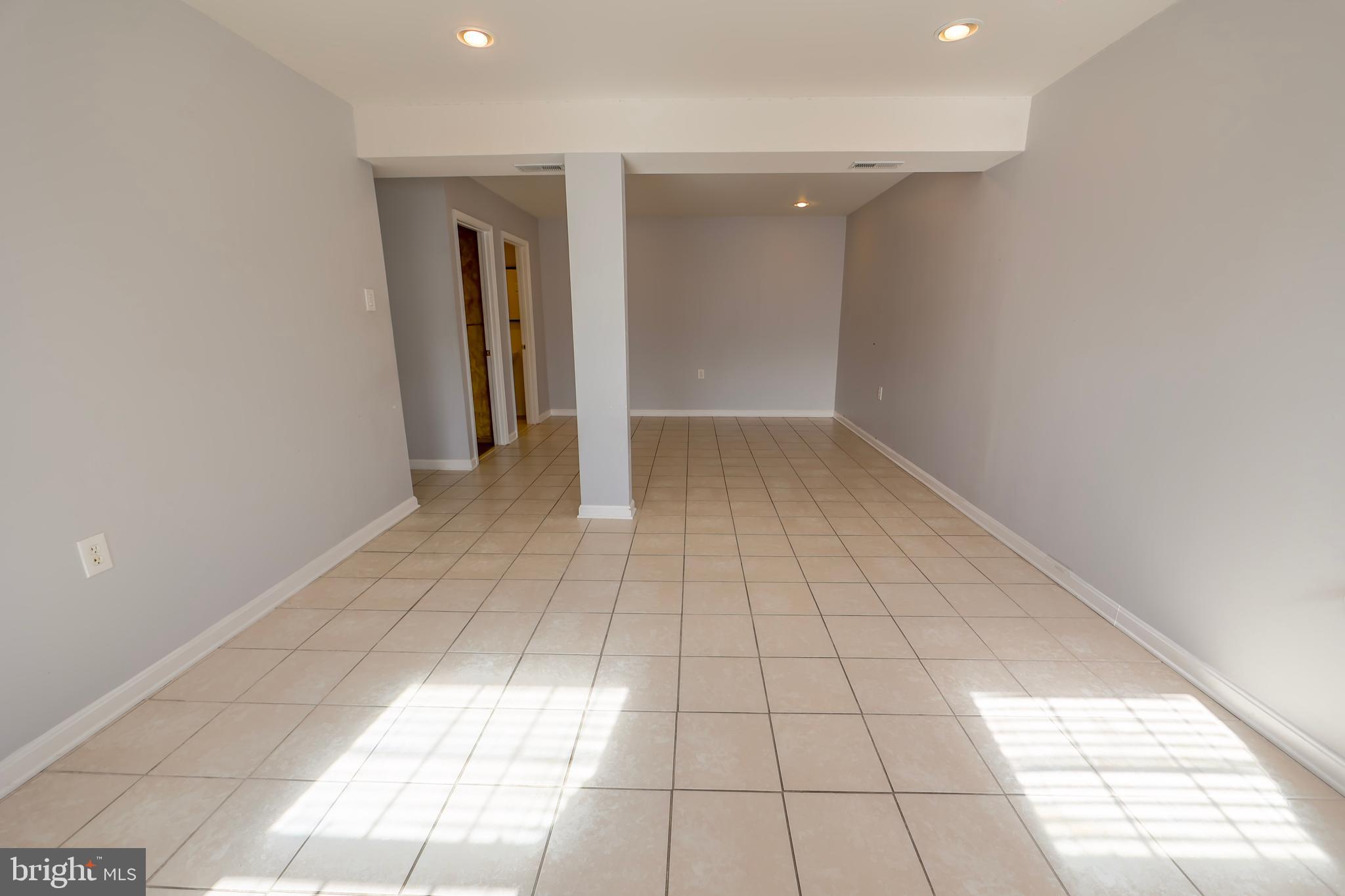 CROSS CREEK - Residential Lease