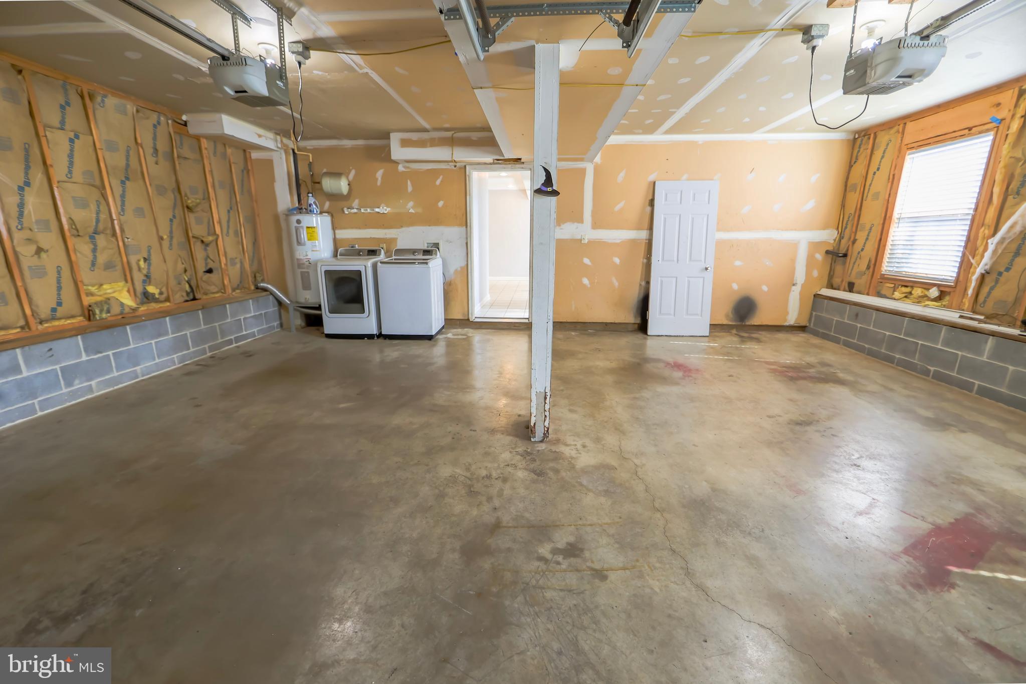 CROSS CREEK - Residential Lease