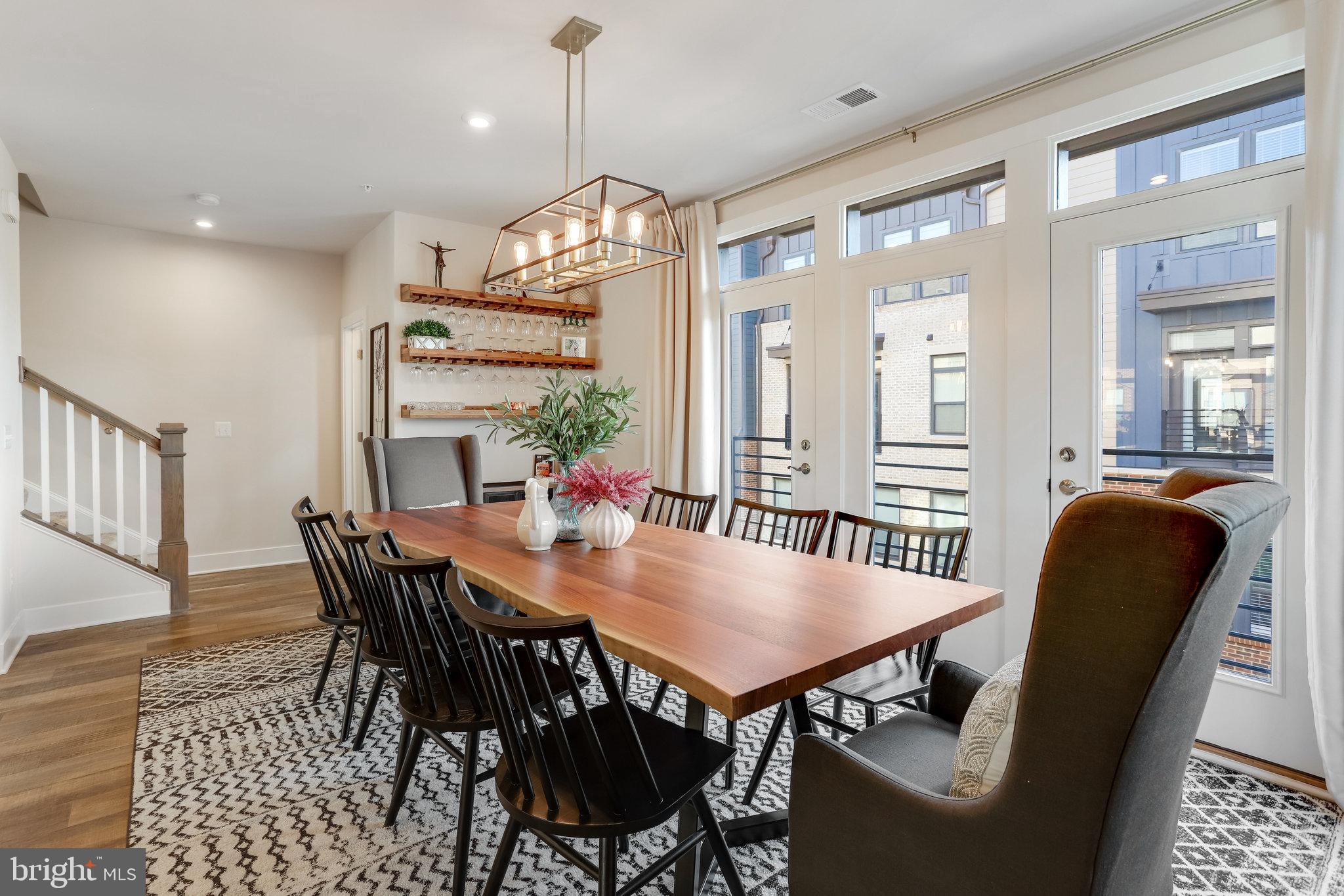 TALL OAKS - Residential