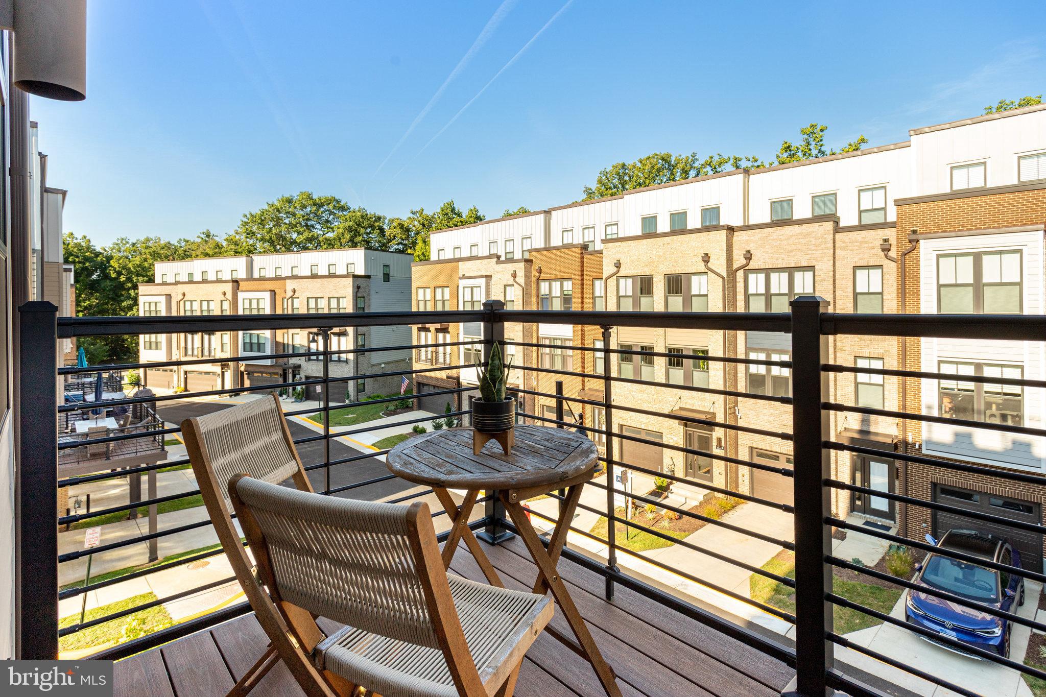 TALL OAKS - Residential