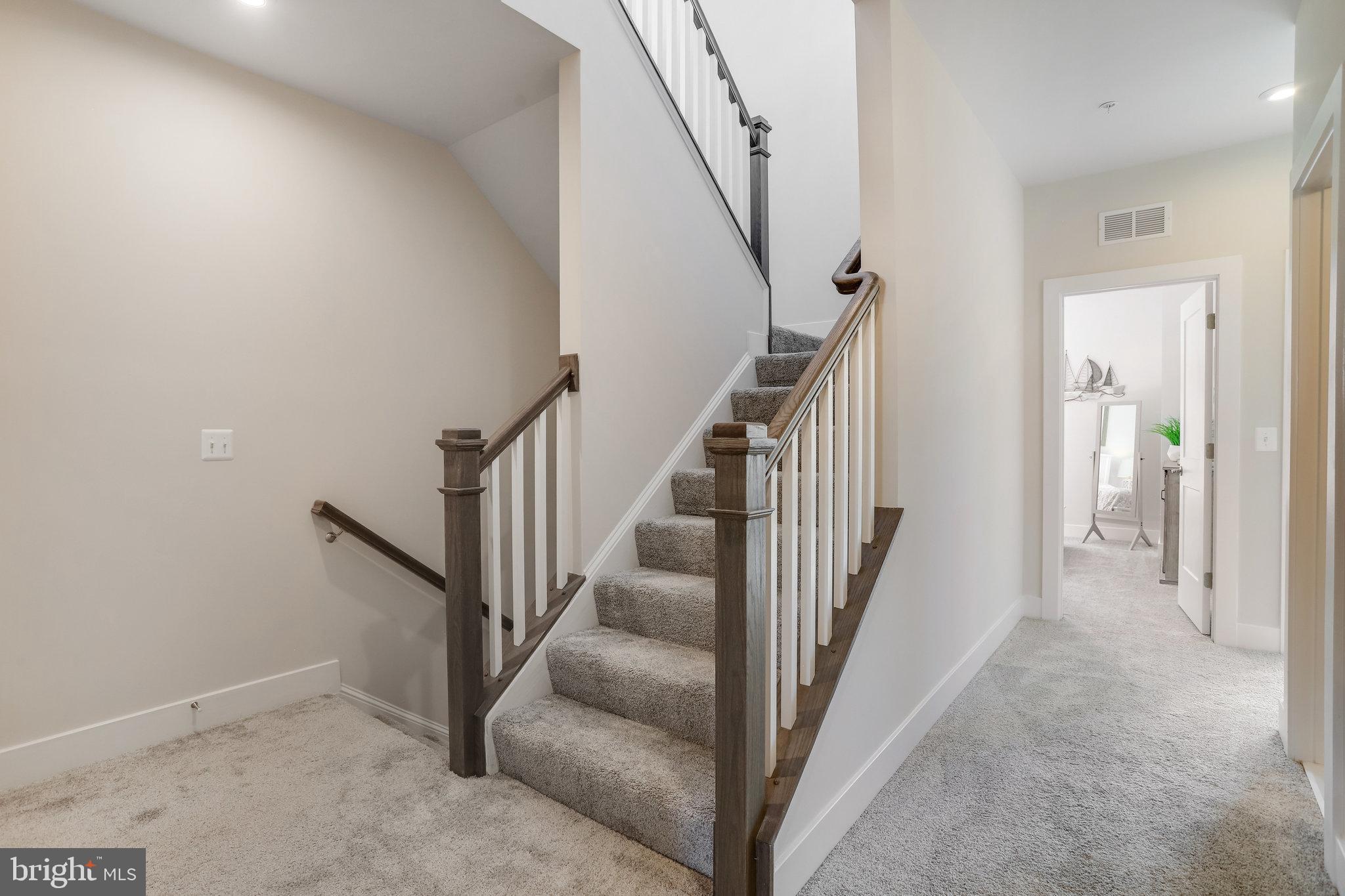 TALL OAKS - Residential