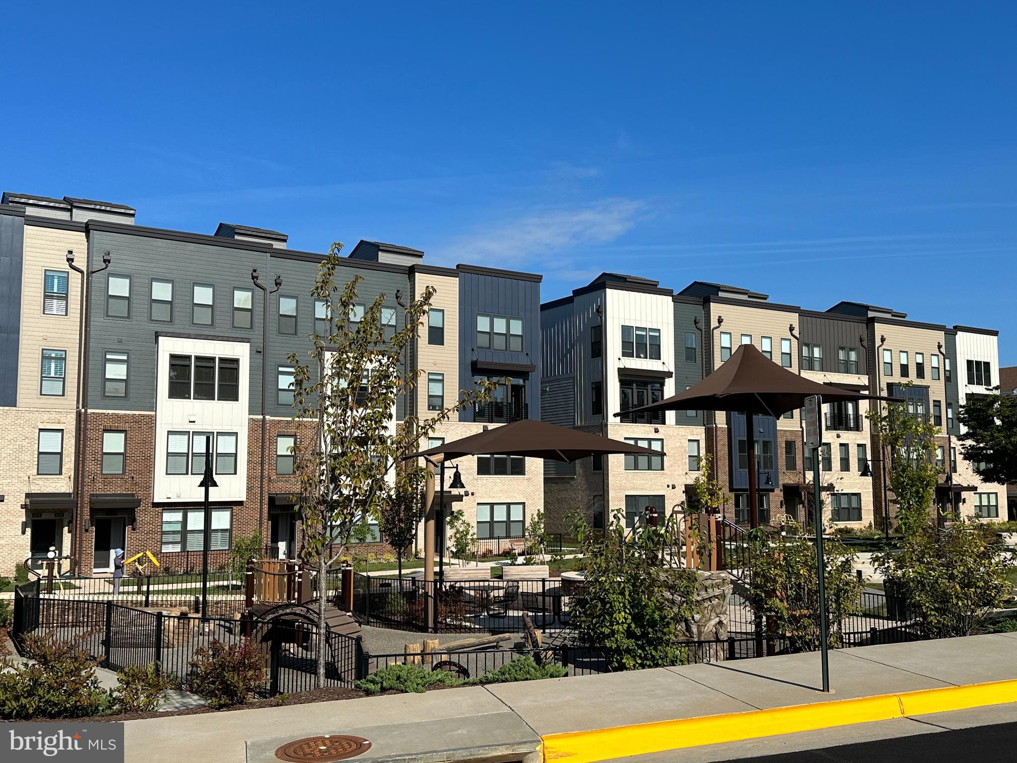 TALL OAKS - Residential