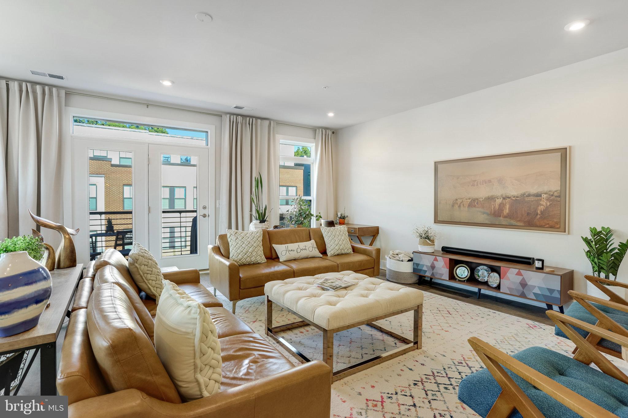 TALL OAKS - Residential