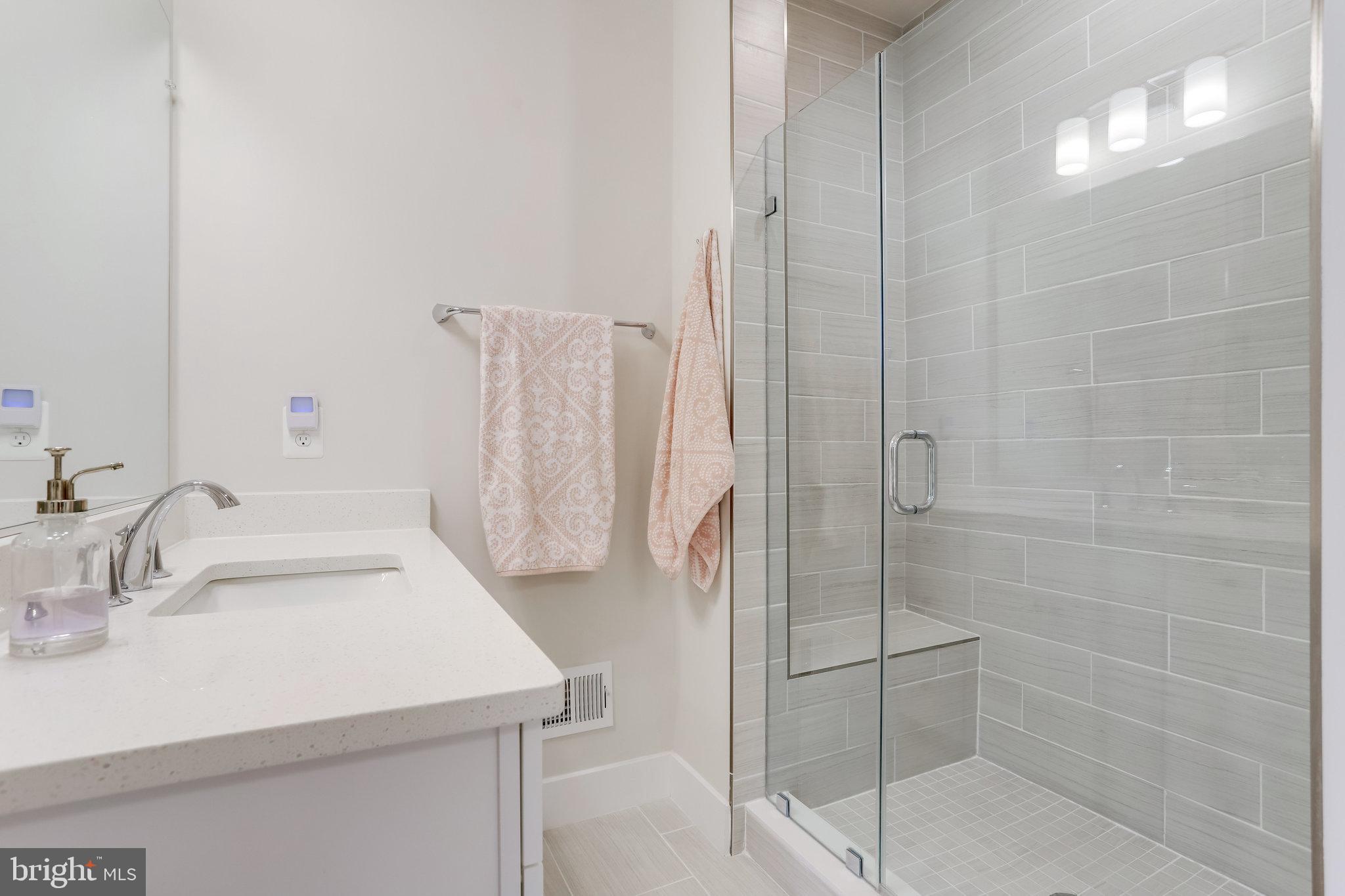 TALL OAKS - Residential