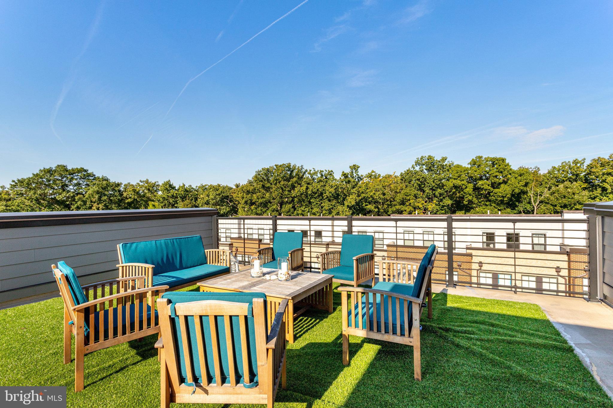 TALL OAKS - Residential