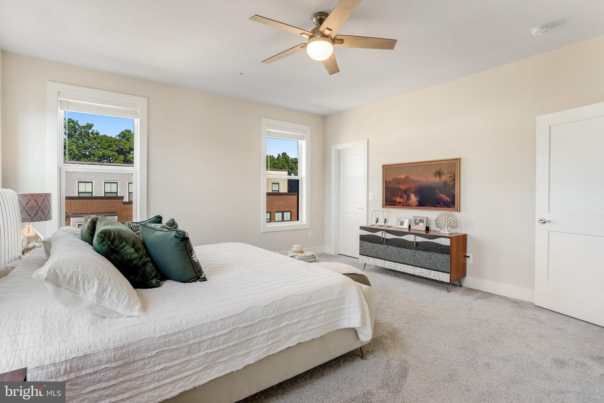 TALL OAKS - Residential