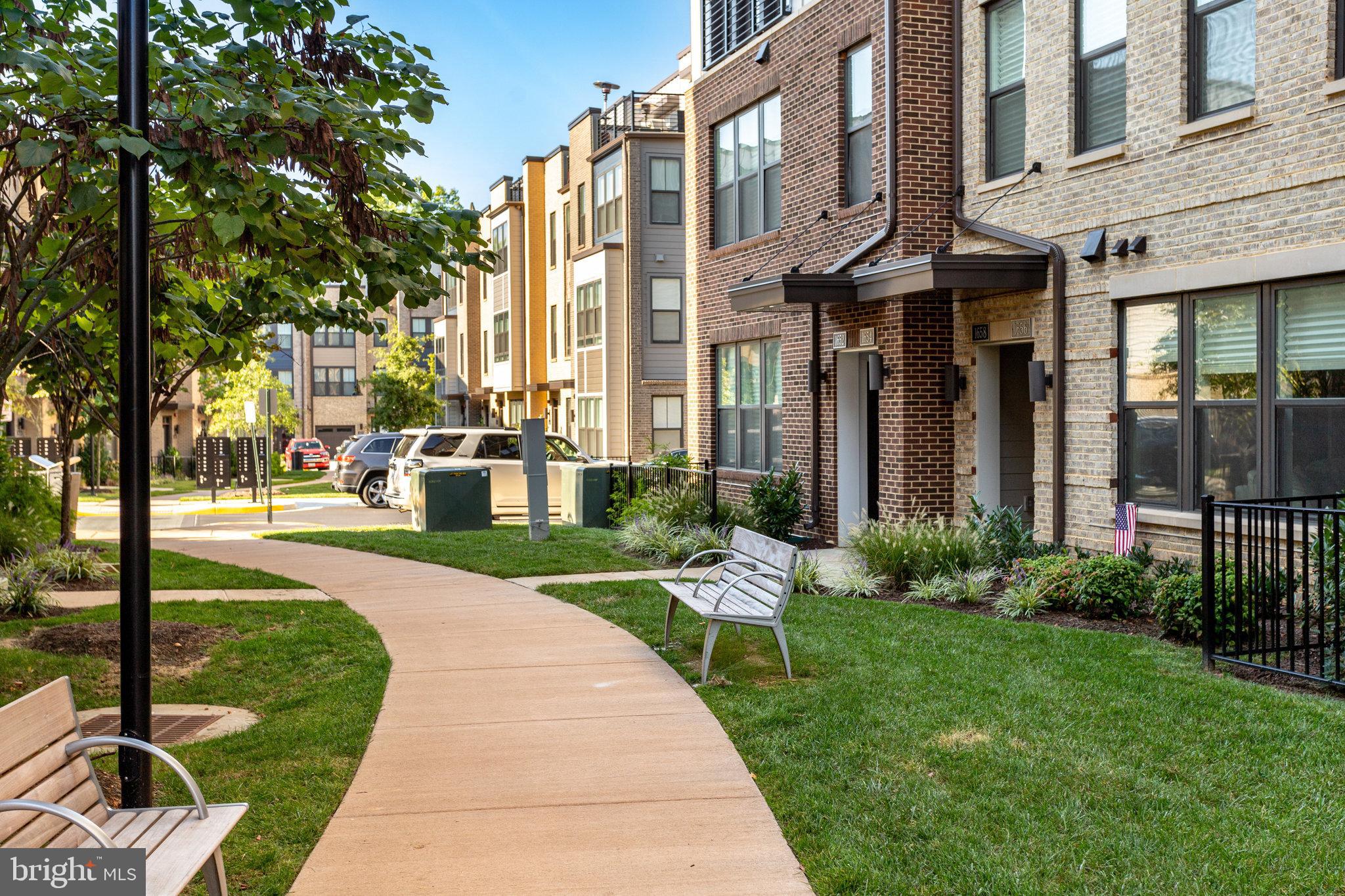 TALL OAKS - Residential