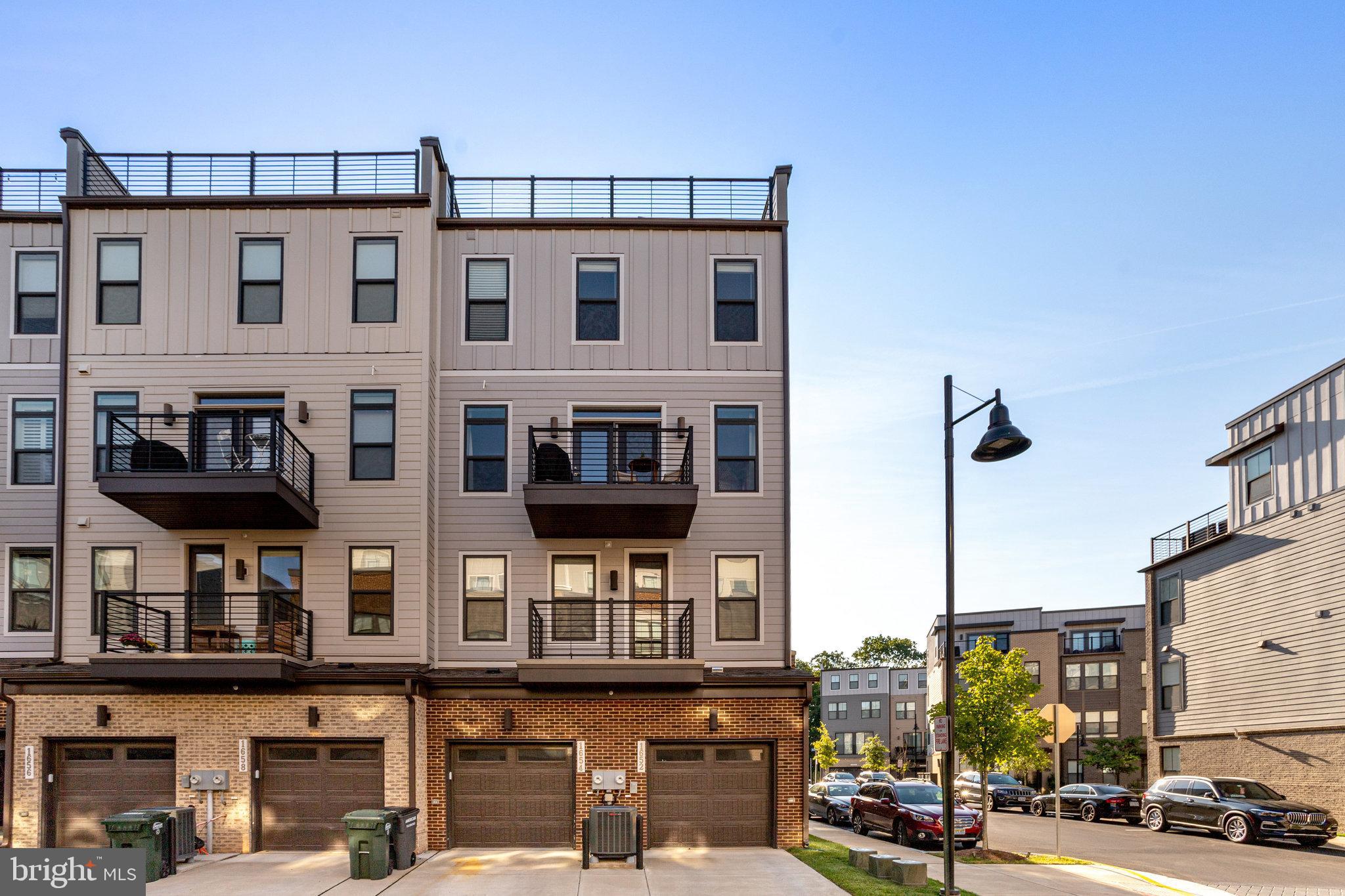 TALL OAKS - Residential