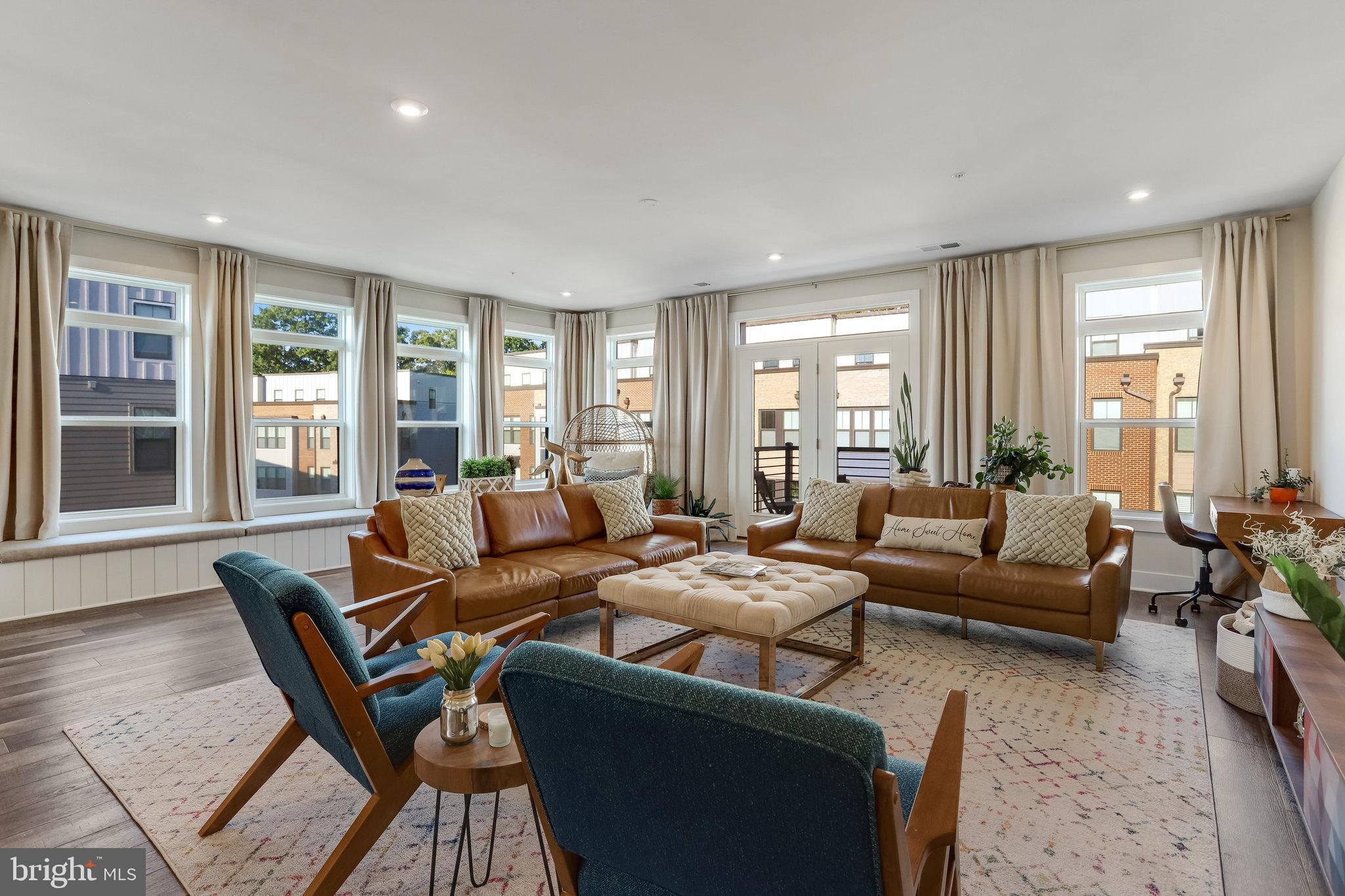 TALL OAKS - Residential