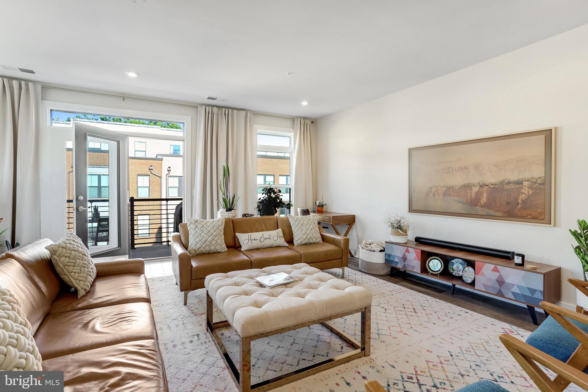 TALL OAKS - Residential