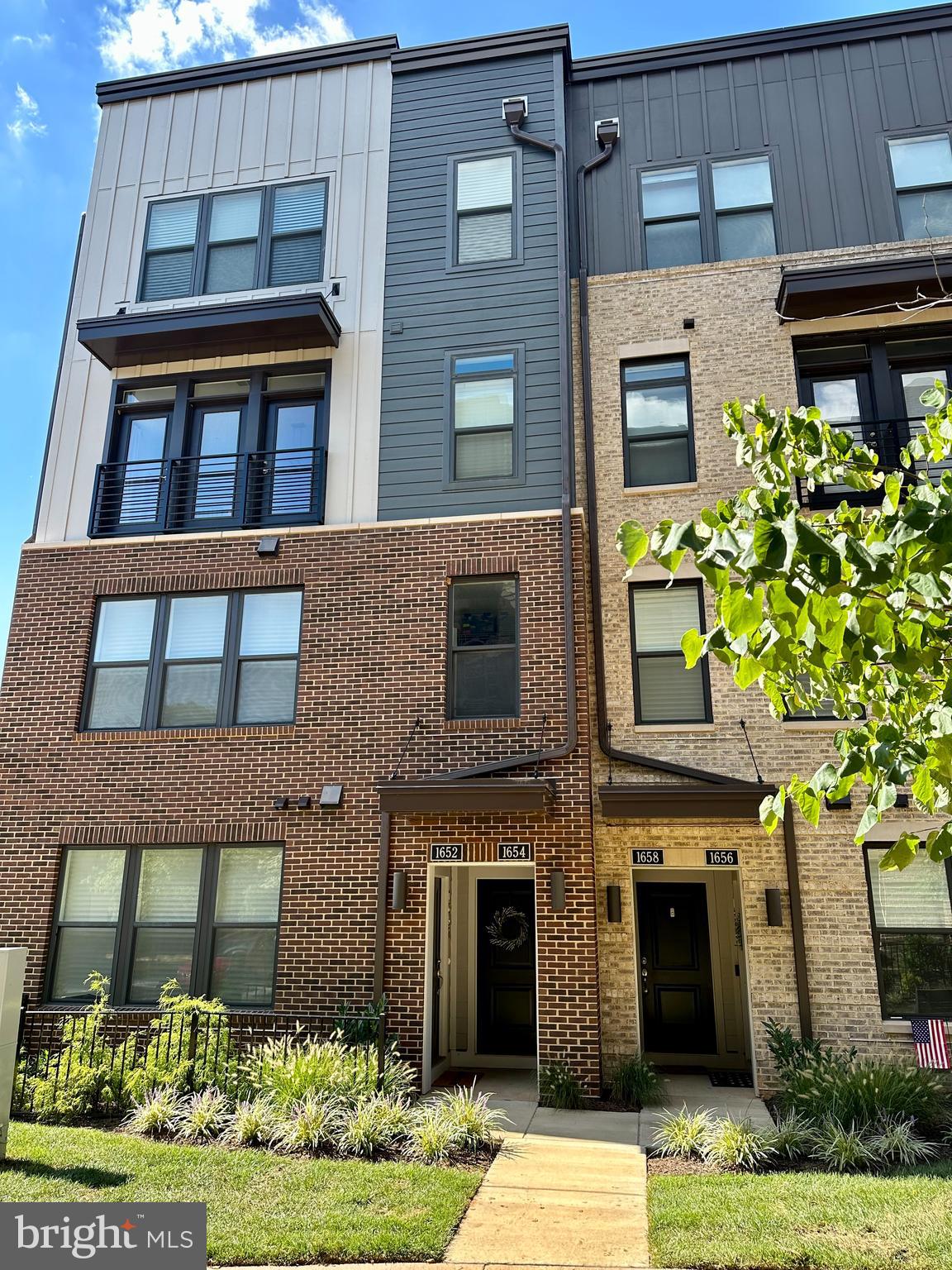 TALL OAKS - Residential