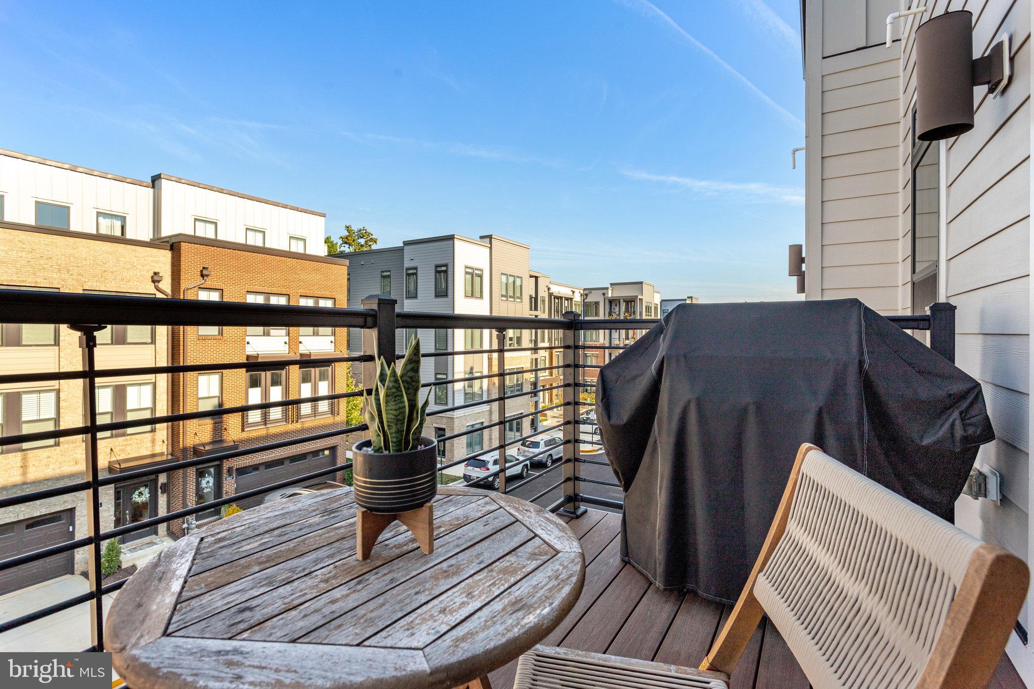 TALL OAKS - Residential